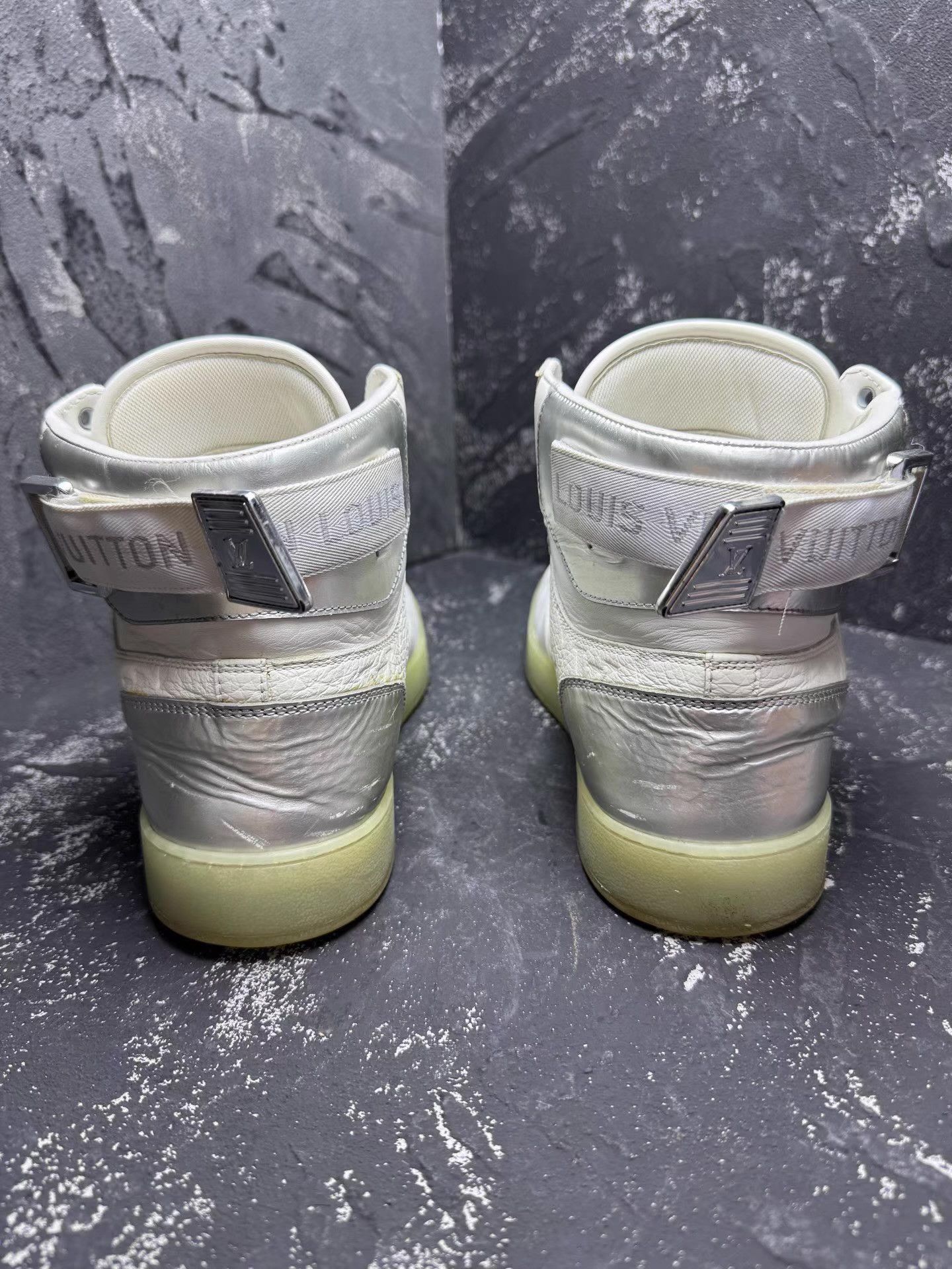 Louis Vuitton LV Rivoli High-Top Sneakers in Silver & White Q10 Size US 7.5 / EU 40-41 - 7 Thumbnail