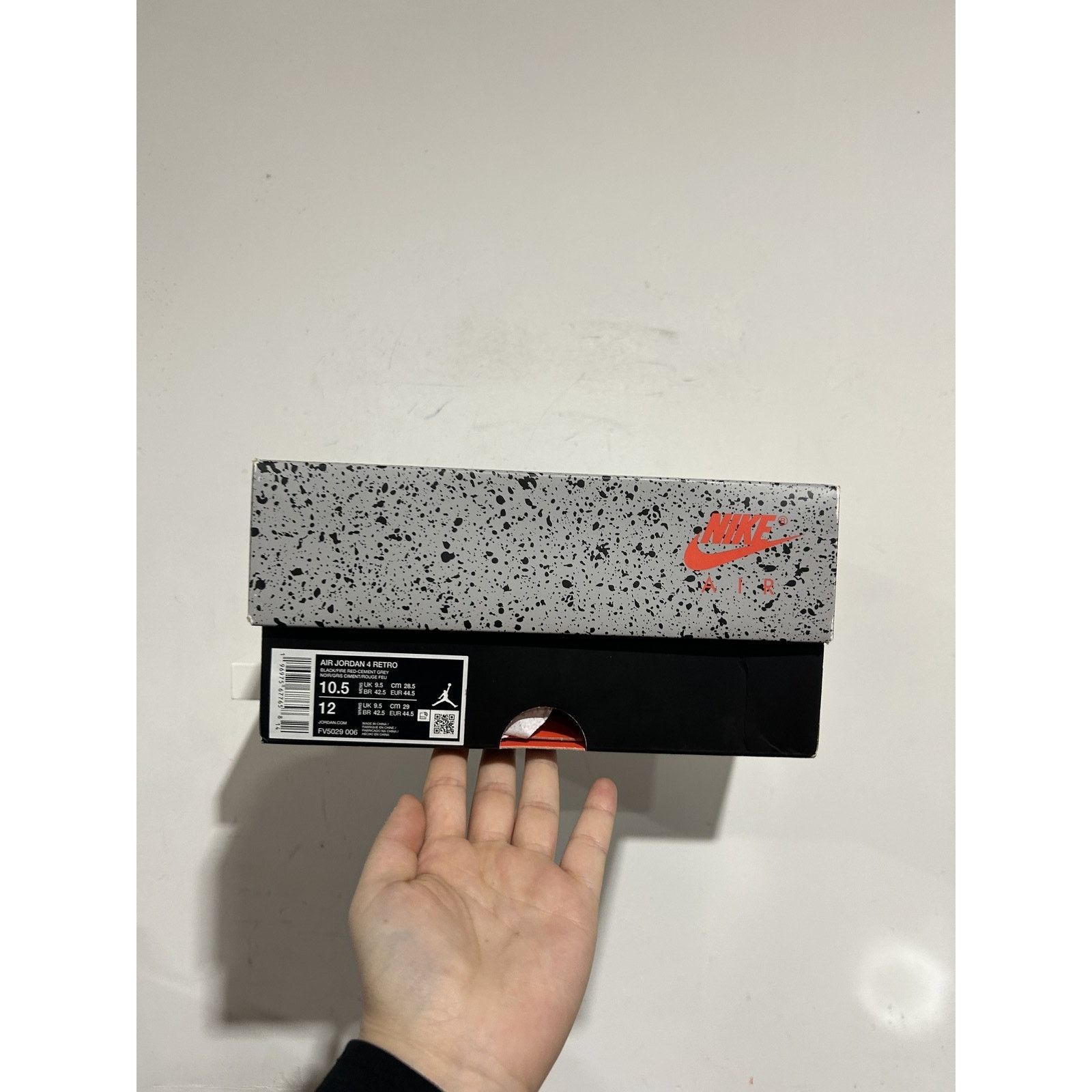 Nike JORDAN 4 RETRO BRED REIMAGINED SIZE 10.5 PREOWNED Size US 10.5 / EU 43-44 - 7 Thumbnail