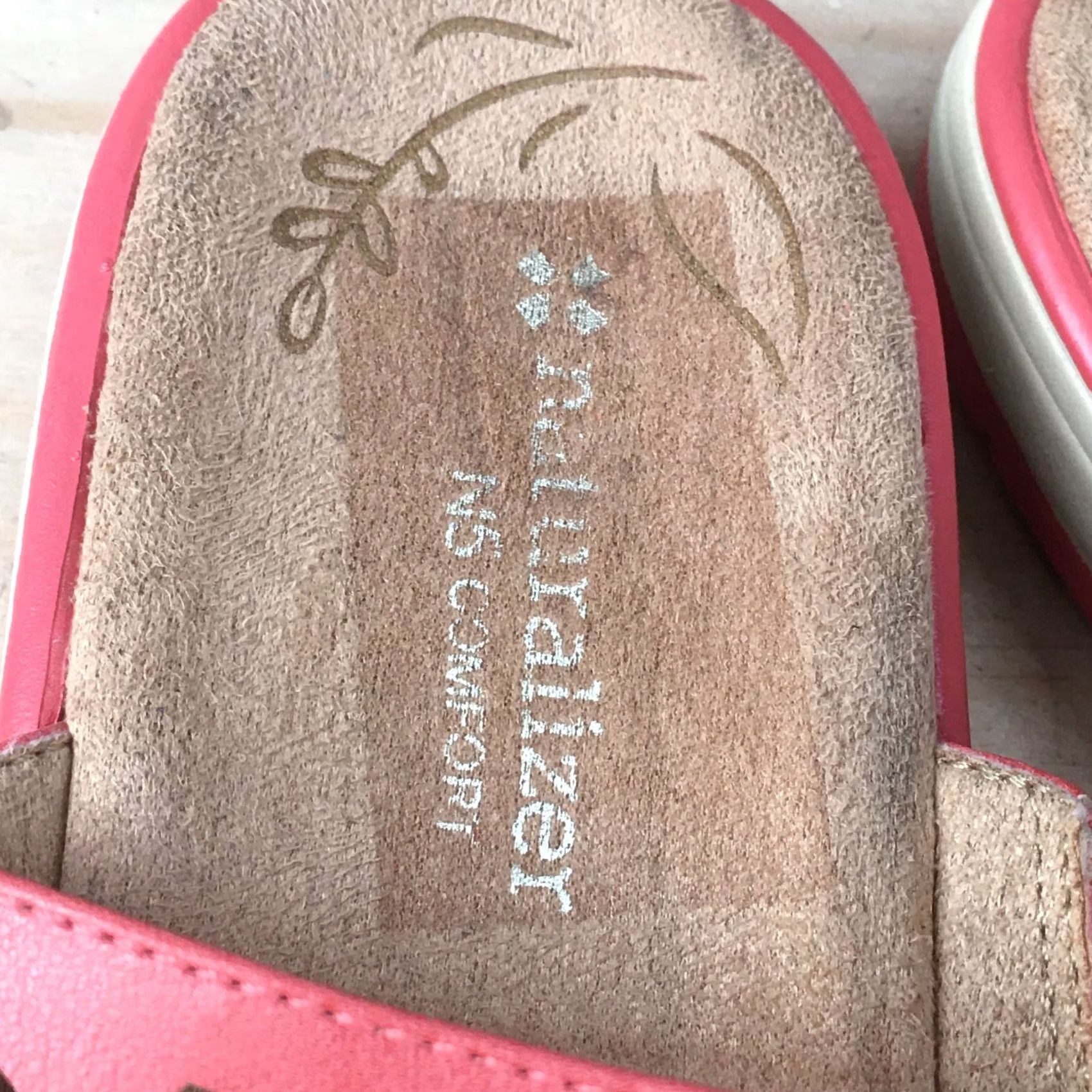 Naturalizer Naturalizer Sandals Womens 8M Sinny Thong Flip Flops Pink Faux Leather Laser Cut Sandal Womens 8 Pink Faux Leather Size US 8 / IT 38 - 5 Thumbnail