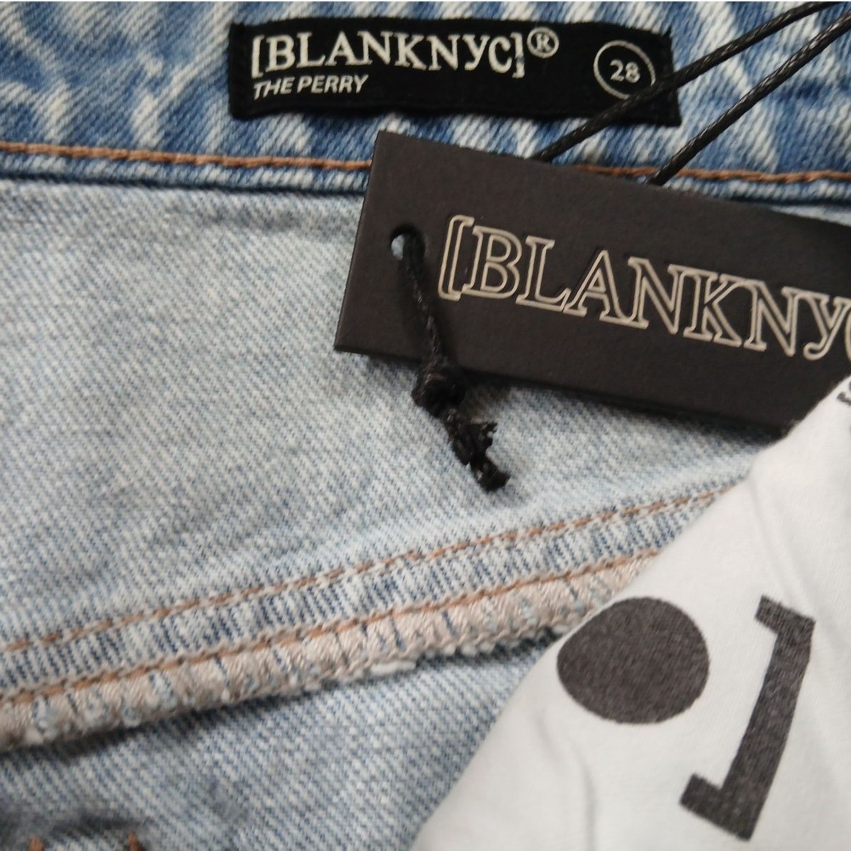 BLANKNYC BLANK NYC The Perry Mom Short - Size 28 - Light Blue - NWT Size 28" / US 6 / IT 42 - 2 Thumbnail