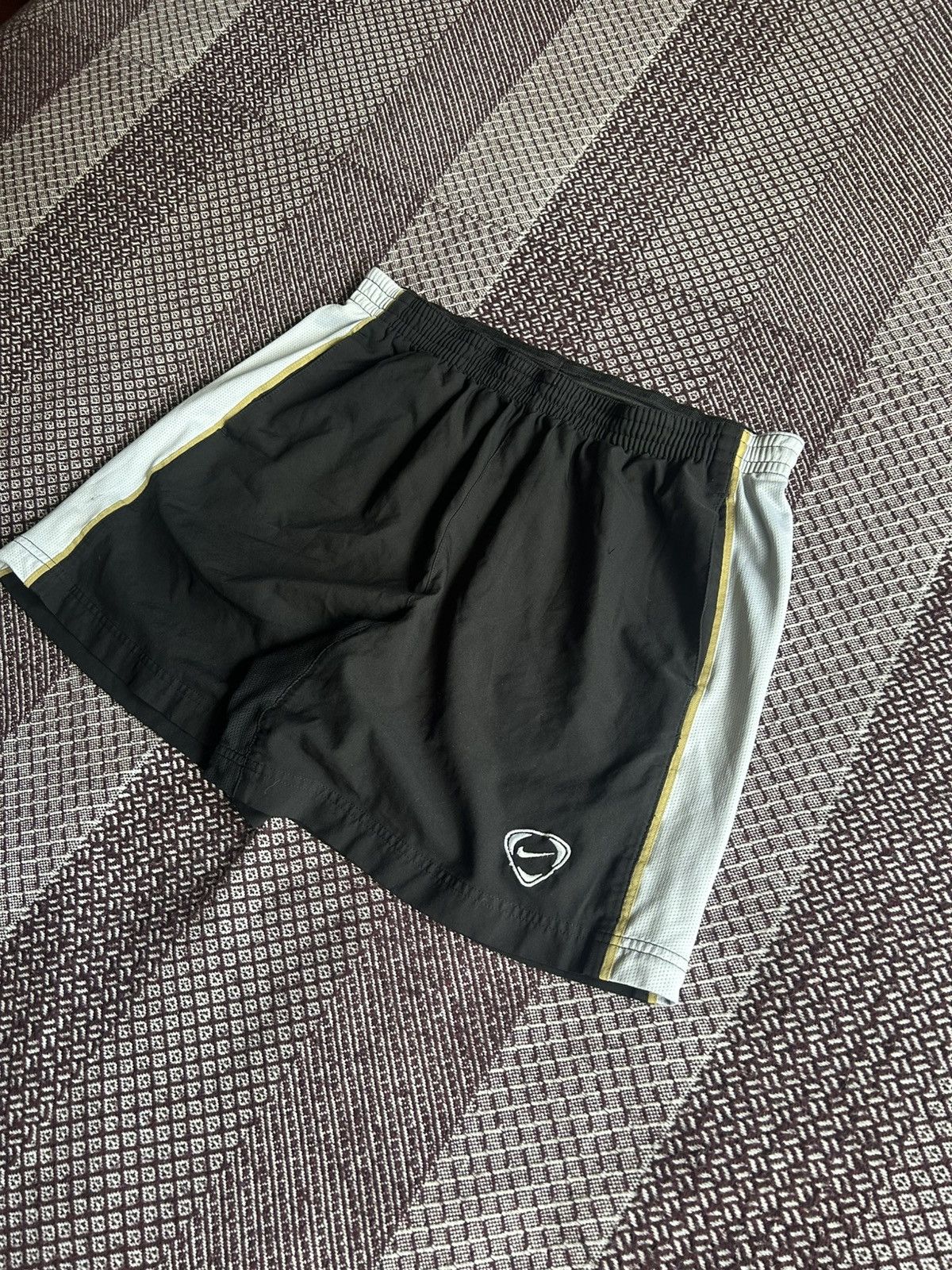 Nike Vintage Nike Sportswear Shorts Streetwear Size L Unisex Size US 36 / EU 52 - 2 Thumbnail