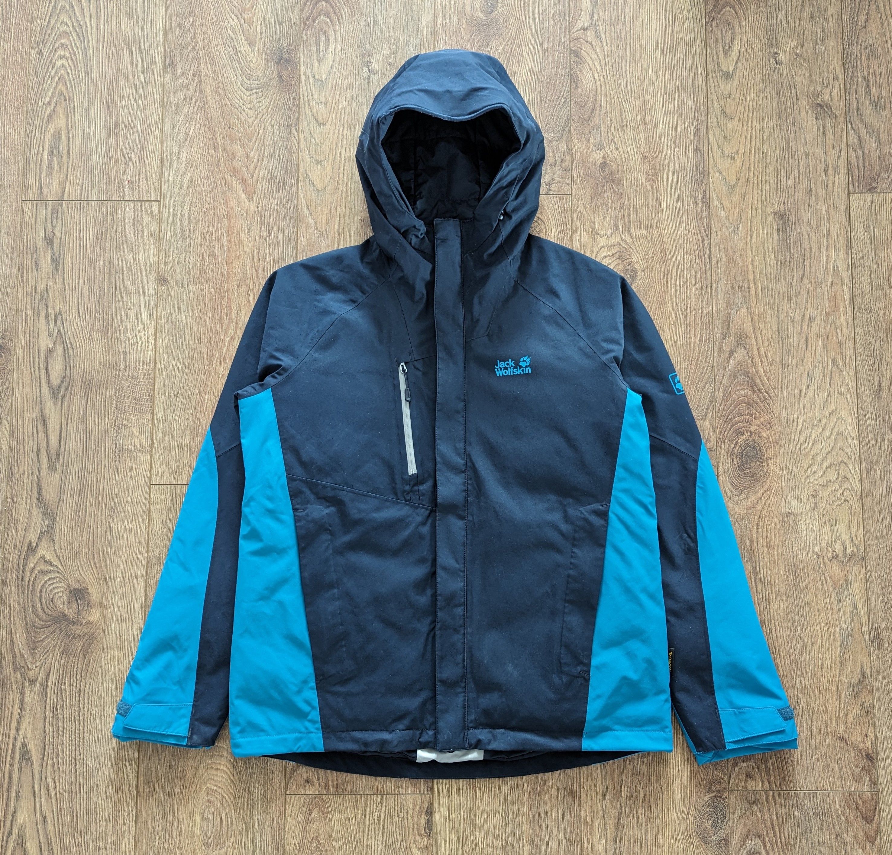 image of Jack Wolfskins x Outdoor Life Jack Wolfskin Texapore O2 Microguard Men's Down Jacket S in Navy/Blue