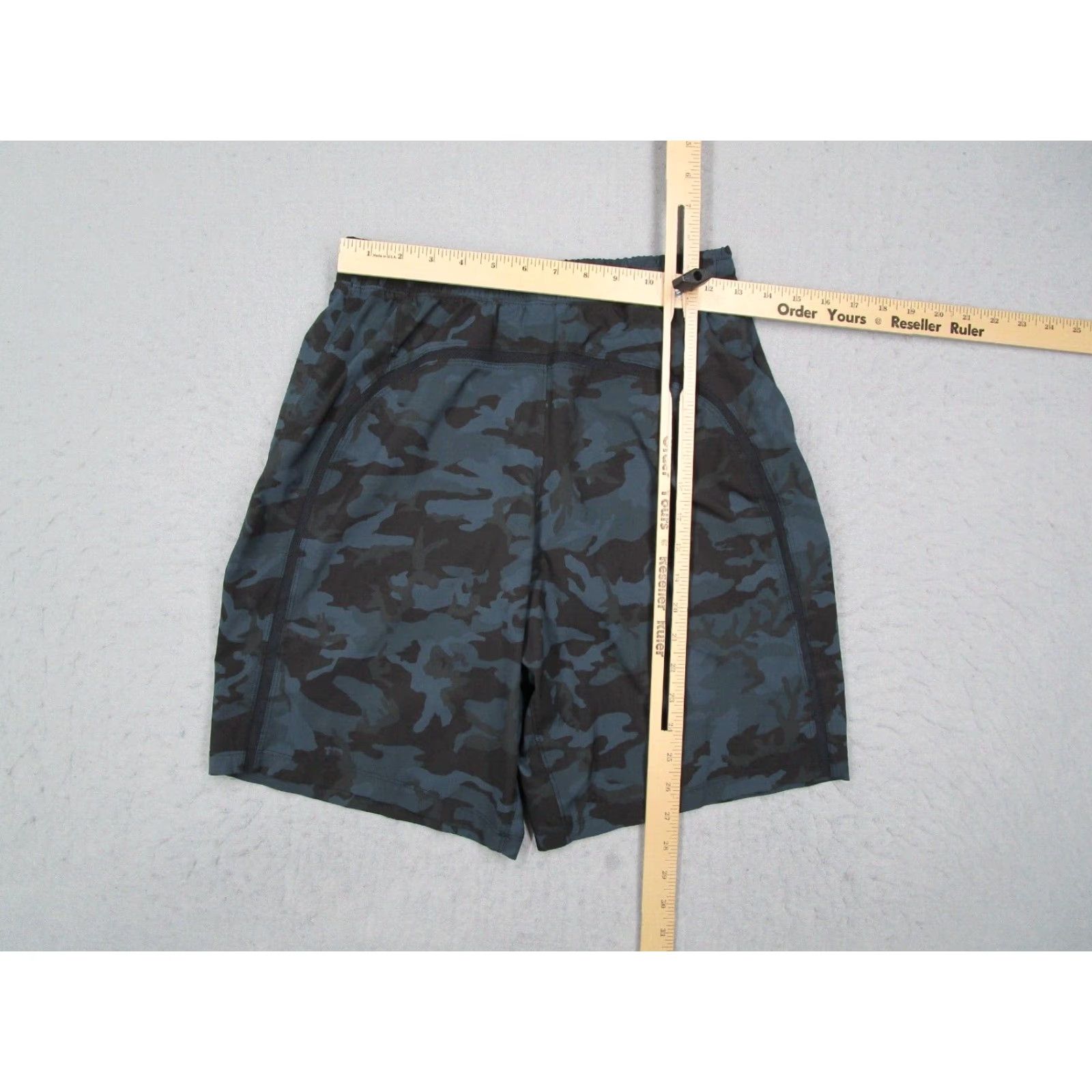 Lululemon Lululemon Shorts Mens Small Blue Camo Lined Workout Running 8" Train Gym Work Size US 29 - 5 Thumbnail
