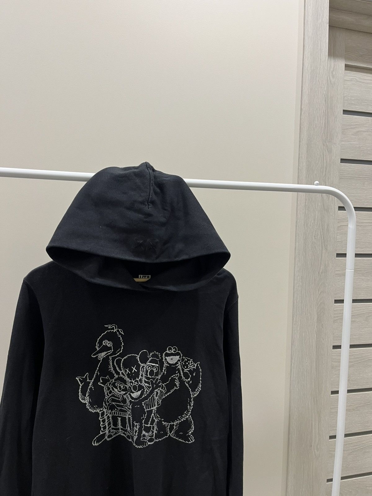 Kaws × Uniqlo UNIQLO X Kaws Pullover Hoodie Graphic Sweatshirt Rare Y2K Size US L / EU 52-54 / 3 - 2 Thumbnail