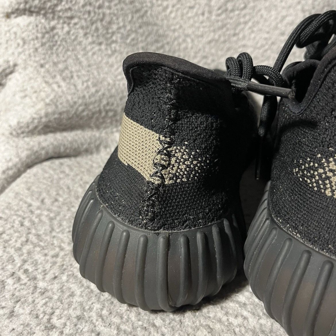 Yeezy Adidas Yeezy Boost 350 V2 Core Green 9.5 Mens Size US 9.5 / EU 42-43 - 18 Thumbnail
