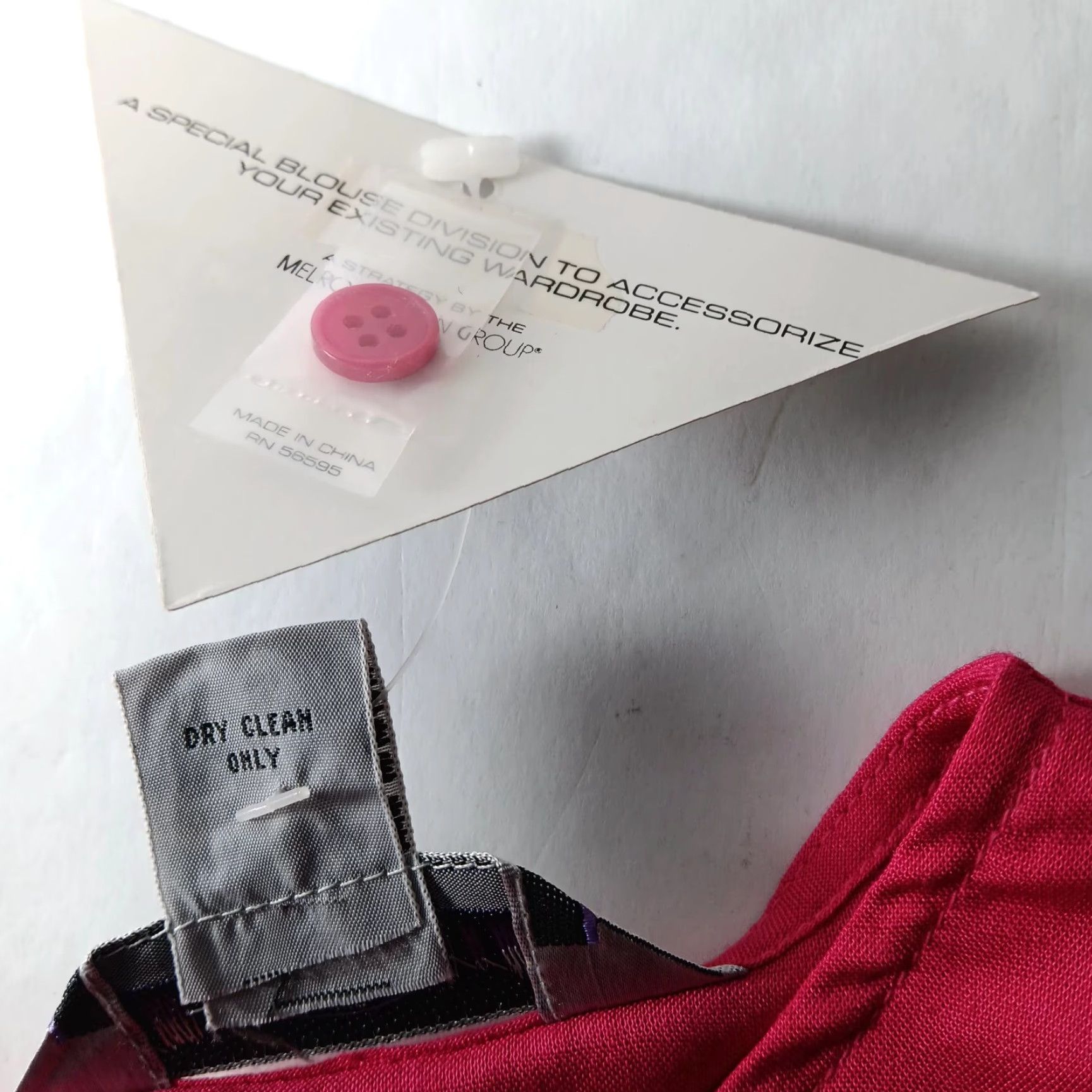 Pinko VINTAGE Melrose Options Blouse Women L Short Sleeve Pullover Rayon Magenta 1980s Casual Size L / US 10 / IT 46 - 6 Thumbnail