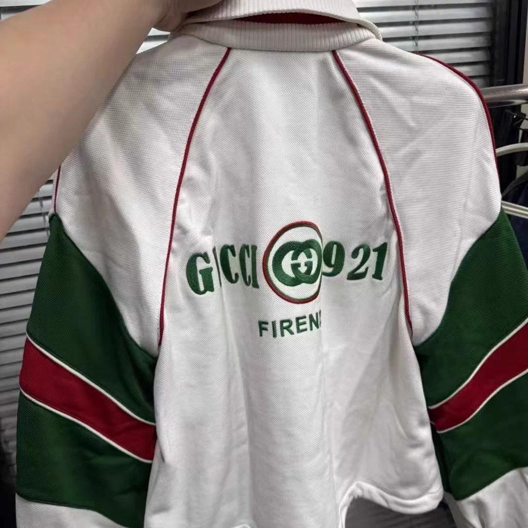 Gucci Gucci New w/ tags Red & Green Front/Back Logo XS Jacket Size XS / US 0-2 / IT 36-38 - 3 Thumbnail