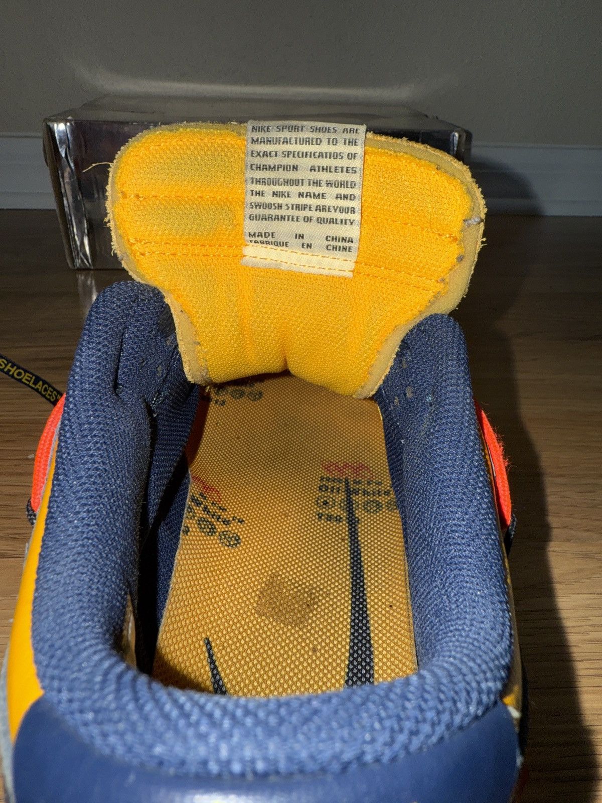 Nike × Off-White 2019 Off-White x Nike Dunk Low 'University Gold' Size US 9.5 / EU 42-43 - 5 Thumbnail