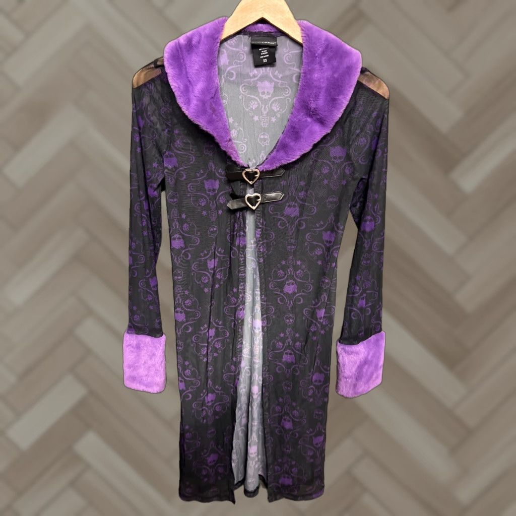 Hot Topic VINTAGE Hot Topic Monster High Clawdeen Girls Duster Robe XS Black Womens Robe XS Monster High Clawdeen Girls Duster Robe XS Black Women Size ONE SIZE - 1 Thumbnail