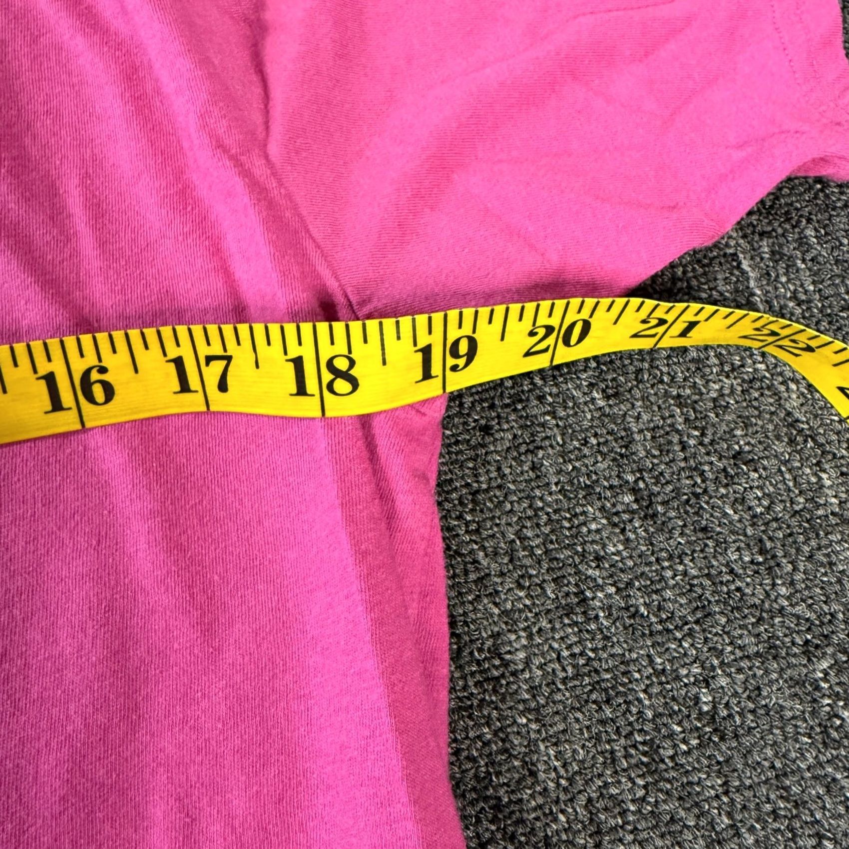 Vintage VINTAGE Frida Kahlo Pink Latino Heritage Short Sleeve Graphic Tee Small Womens T-Shirt Size 28" / US 6 / IT 42 - 5 Thumbnail