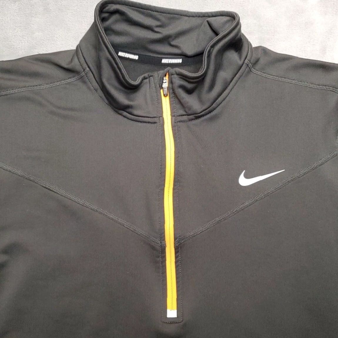 Nike VINTAGE Nike Running Pullover Mens Large Green Element Dri Fit 1/2 Zip Stretch Jogging Size US L / EU 52-54 / 3 - 4 Thumbnail