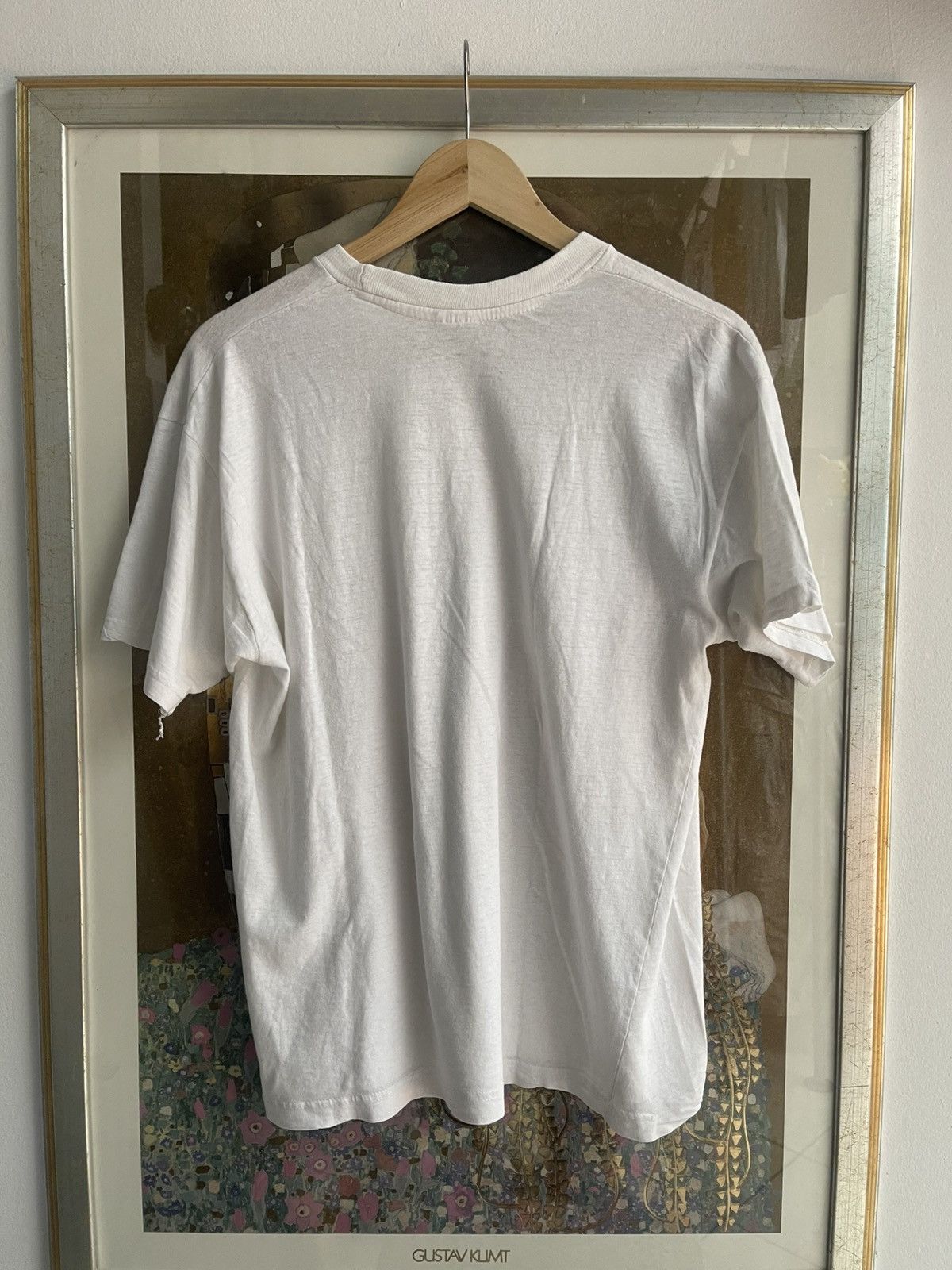 Vintage Vintage White tee paper thin distressed Size US L / EU 52-54 / 3 - 3 Thumbnail