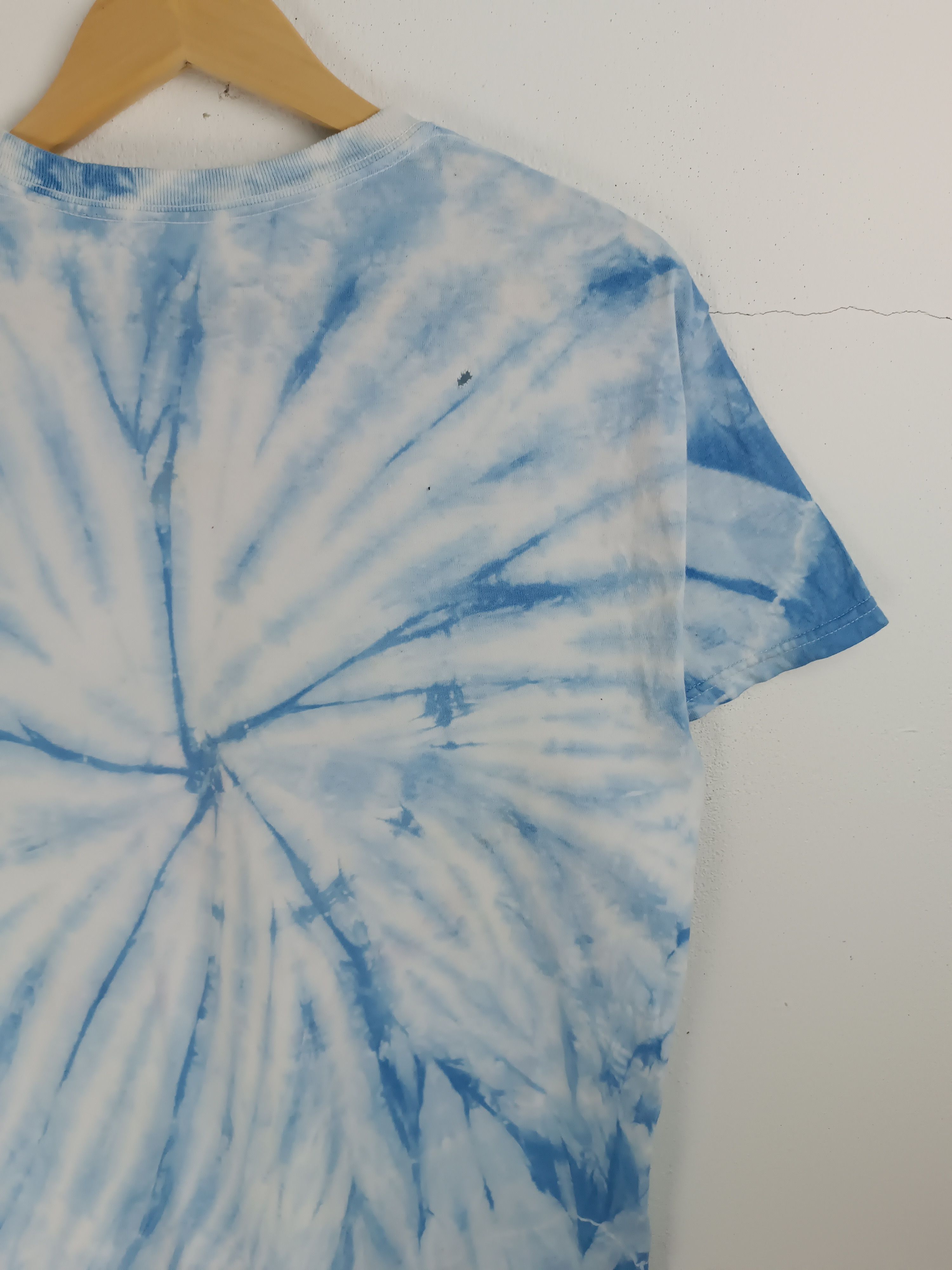 Band Tees VINTAGE 2000s DASHBOARD CONFESSIONAL Y2K TIE DYE TEE Size US M / EU 48-50 / 2 - 14 Thumbnail