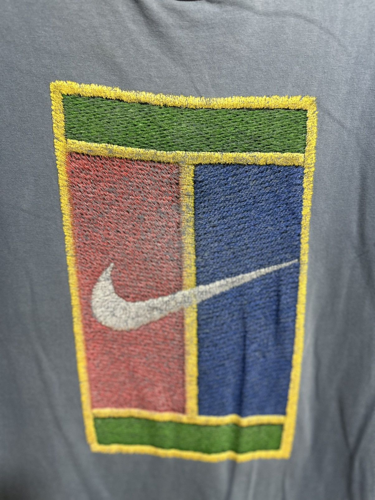 Nike Thrashed Vintage Nike Court Tee Size US L / EU 52-54 / 3 - 2 Thumbnail