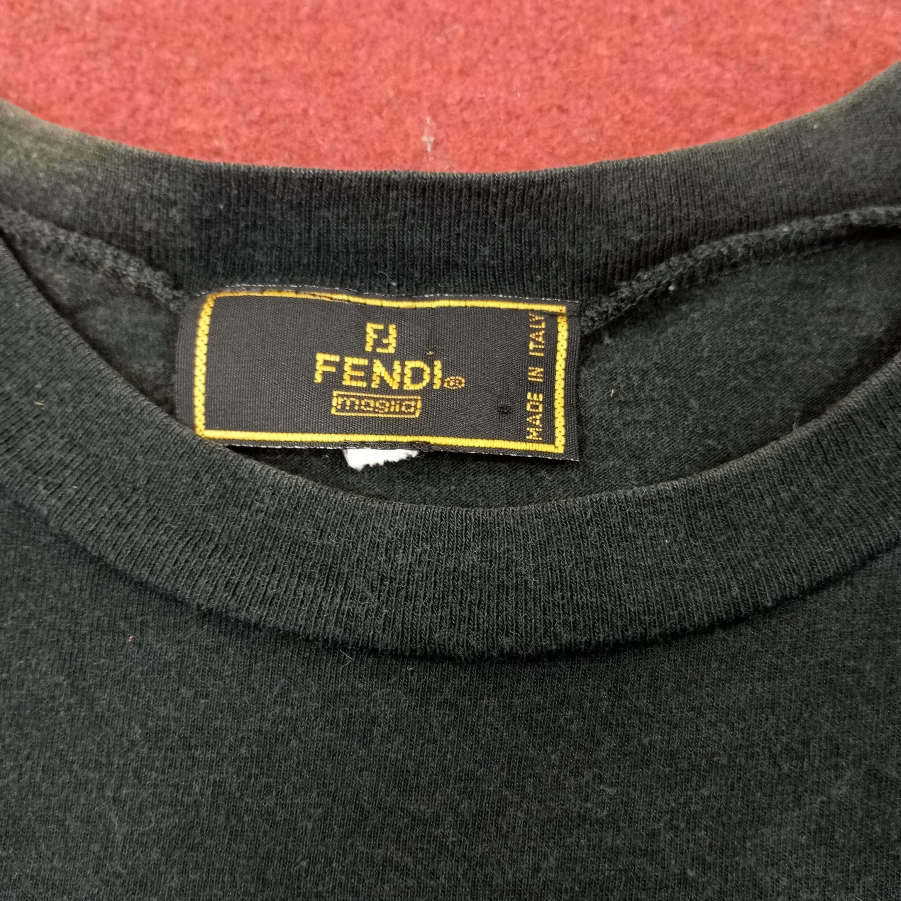 Fendi Fendi Fashion Brand Spellout Design Tshirt c223n7 Size US M / EU 48-50 / 2 - 4 Thumbnail