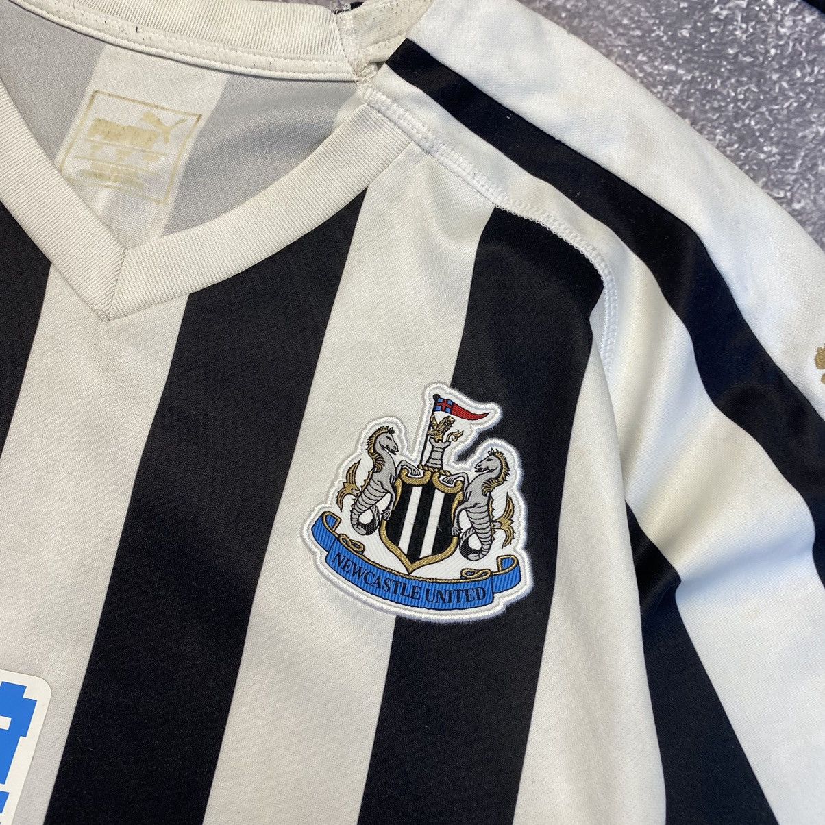 Puma Vintage Puma FC Newcastle Bowman Player football jersey Size US L / EU 52-54 / 3 - 7 Thumbnail