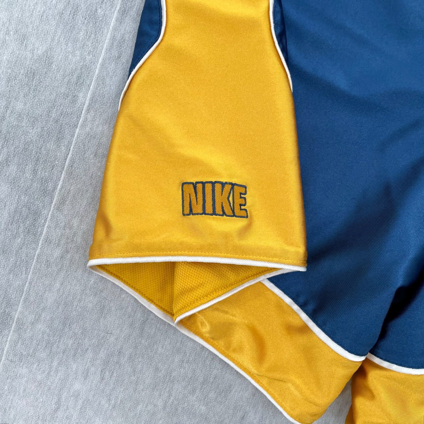 Nike VINTAGE Nike Shorts Adult Large Blue Yellow Reversible Stitched Logo Mens L Size US 33 - 2 Thumbnail