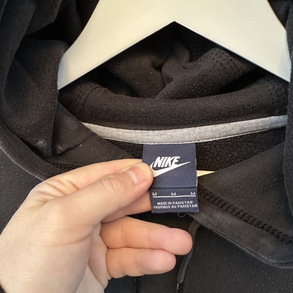 Nike Vintage Nike Hoodie Size M Basic Fit Trashed Y2K 00s USA Size US M / EU 48-50 / 2 - 7 Thumbnail