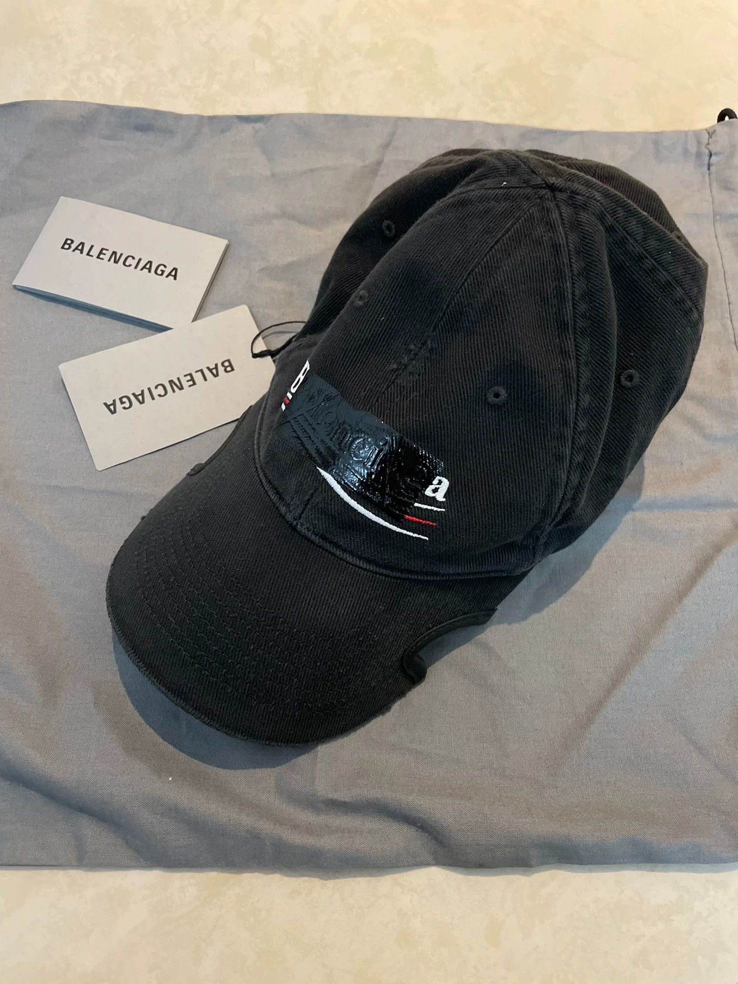 Balenciaga Black Embroidered Baseball Cap Size ONE SIZE - 1 Thumbnail