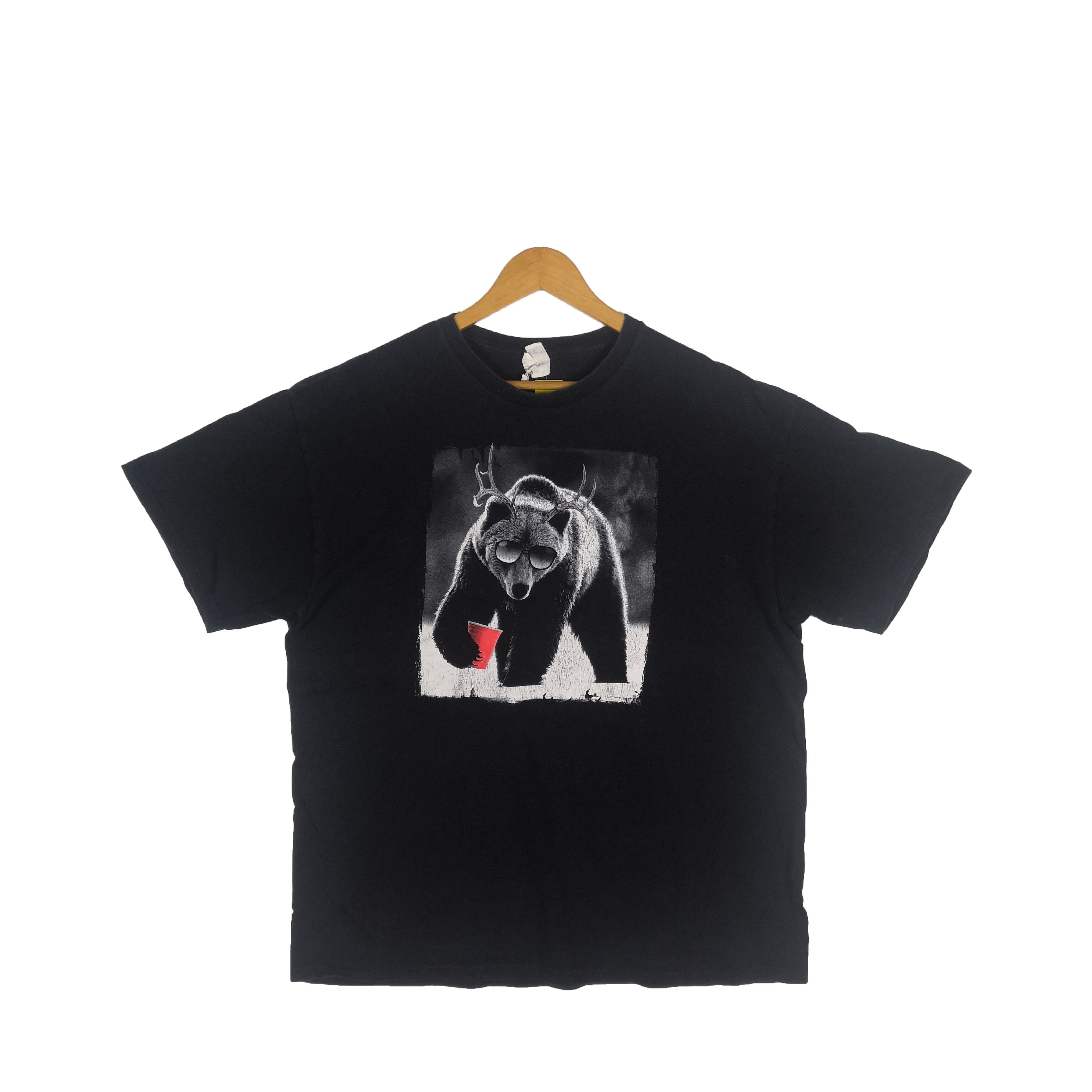 Vintage Vintage Y2K Grizzly Bear Antler Drinking Tshirt Novelty Tees Size US XL / EU 56 / 4 - 1 Thumbnail