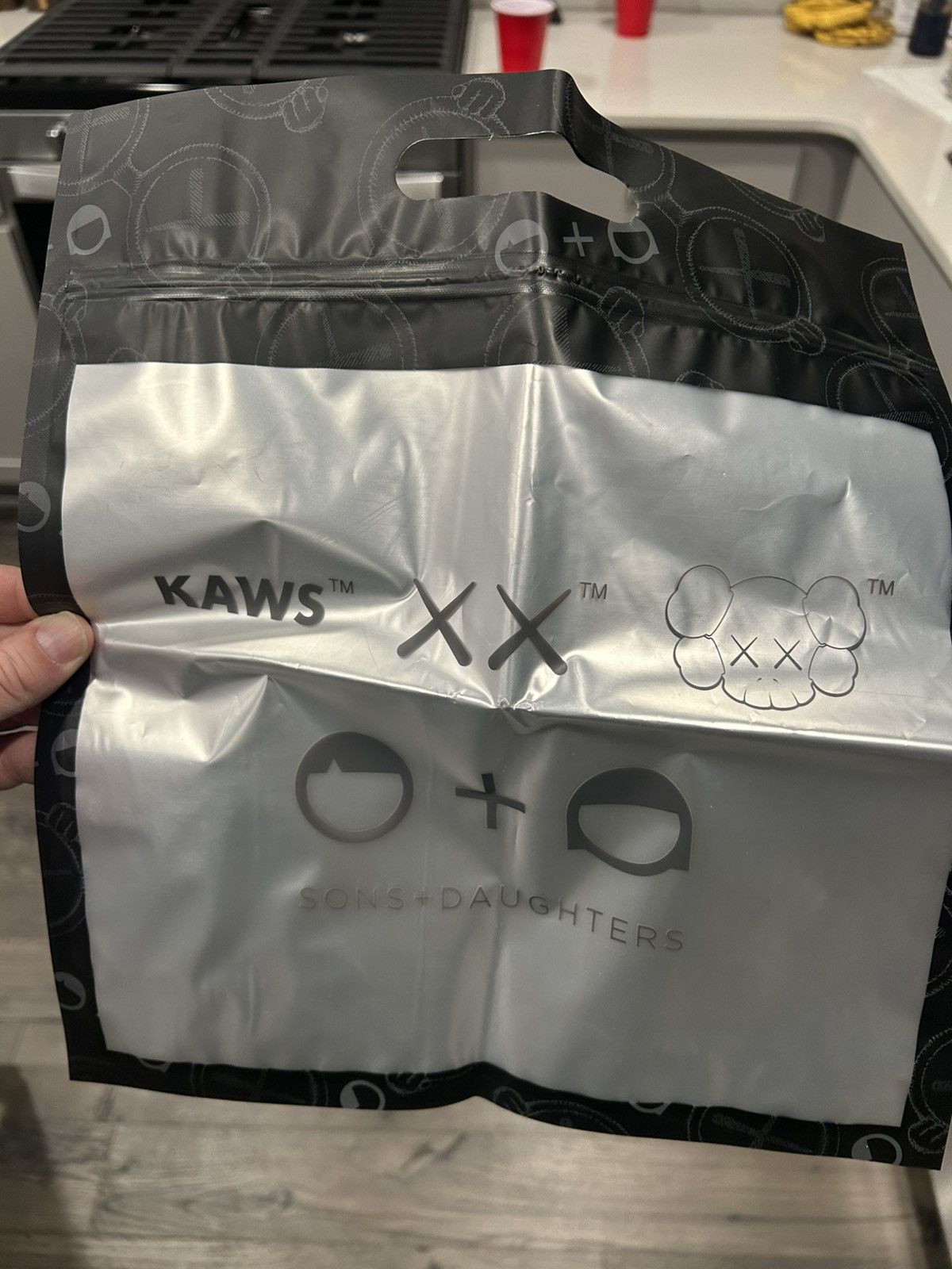 Kaws Kaws x Sons + Daughters limited edition bag Size ONE SIZE - 1 Thumbnail
