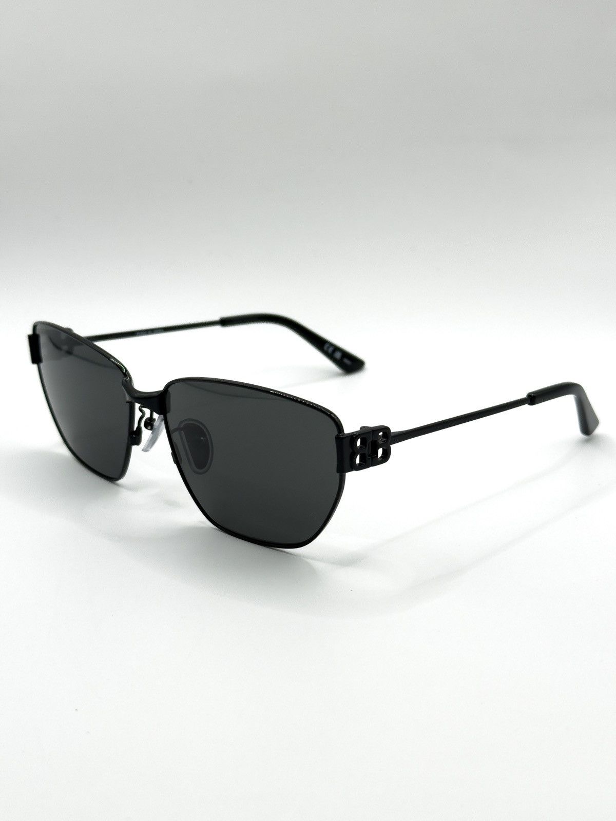 Balenciaga Balenciaga Void Butterfly Sunglasses | Grailed