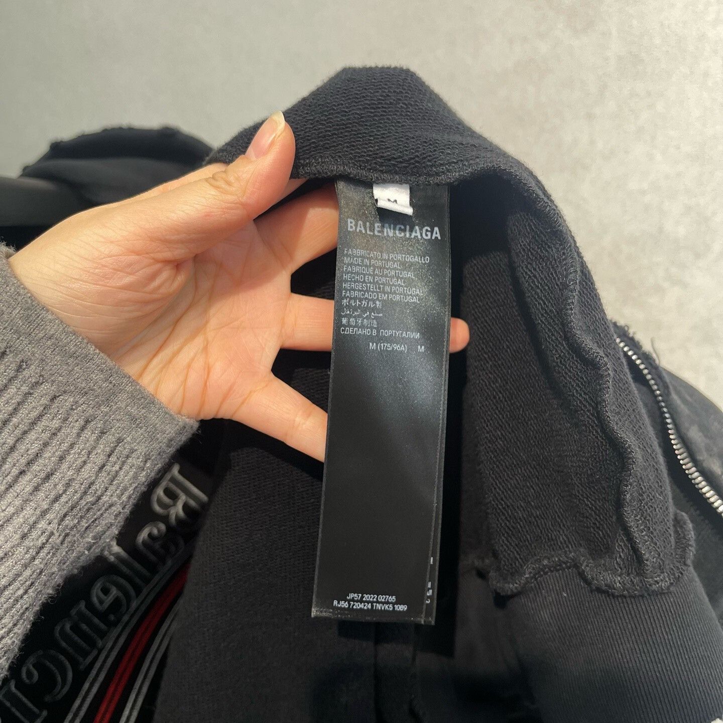 Balenciaga balenciaga black zip-up hoodie for men and women Size US M / EU 48-50 / 2 - 5 Thumbnail