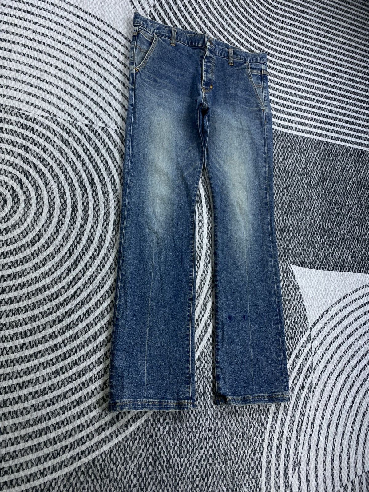 DISCOVERED Vintage Flared Discovered Japan Blue Distressed Denim Jeans Size US 35 - 3 Thumbnail