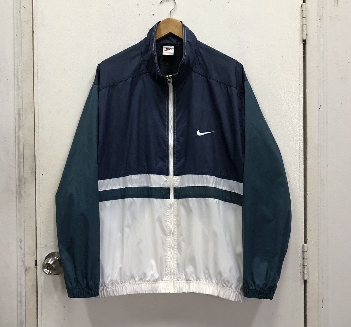 Nike VINTAGE 90S NIKE EMBROIDERY LOGO WINDBREAKER JACKET Size US L / EU 52-54 / 3 - 1 Thumbnail