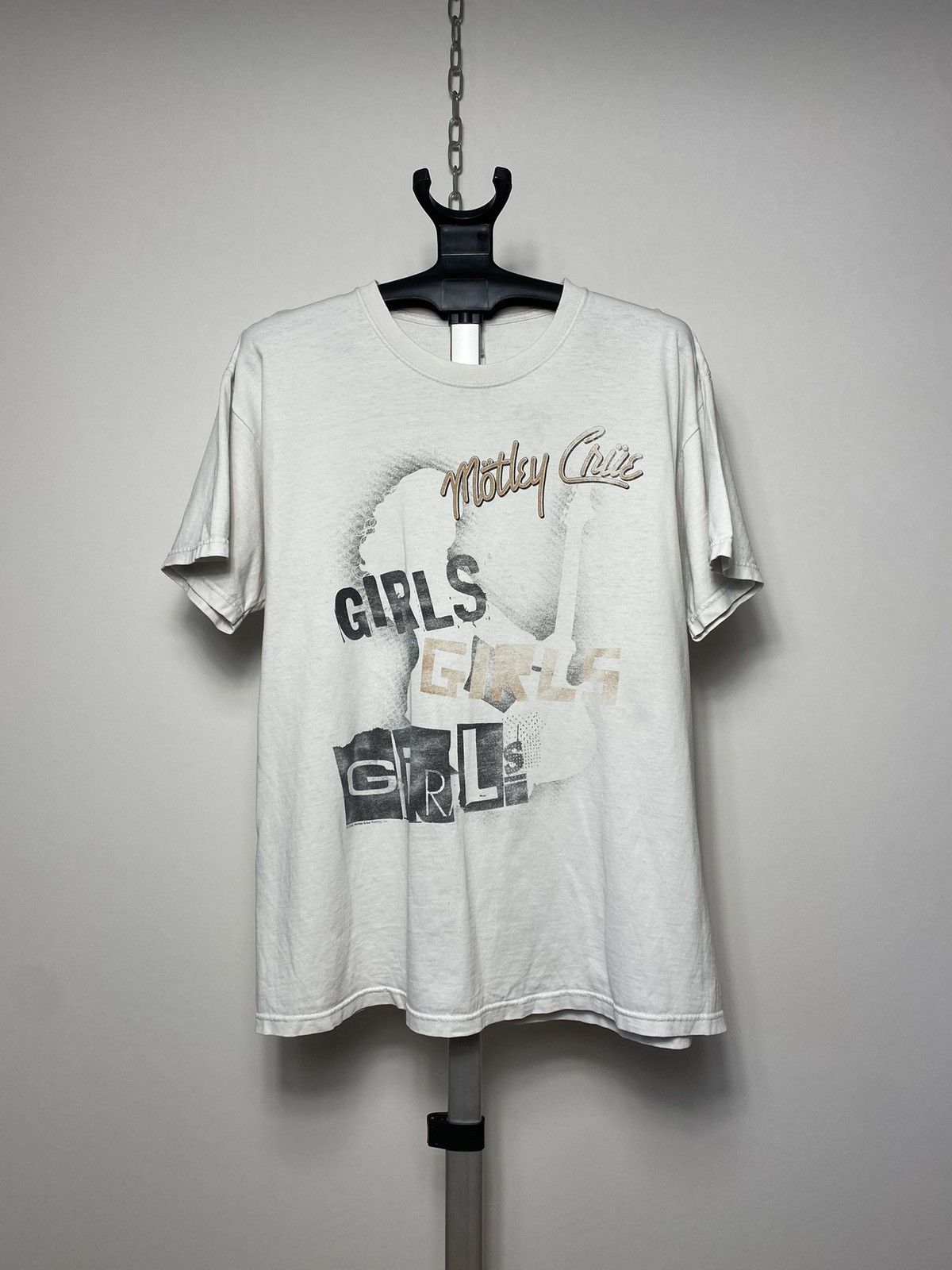 Band Tees Vintage 2008 Motley Crue Girl Rock Band T-shirt Tee Size US XL / EU 56 / 4 - 1 Thumbnail