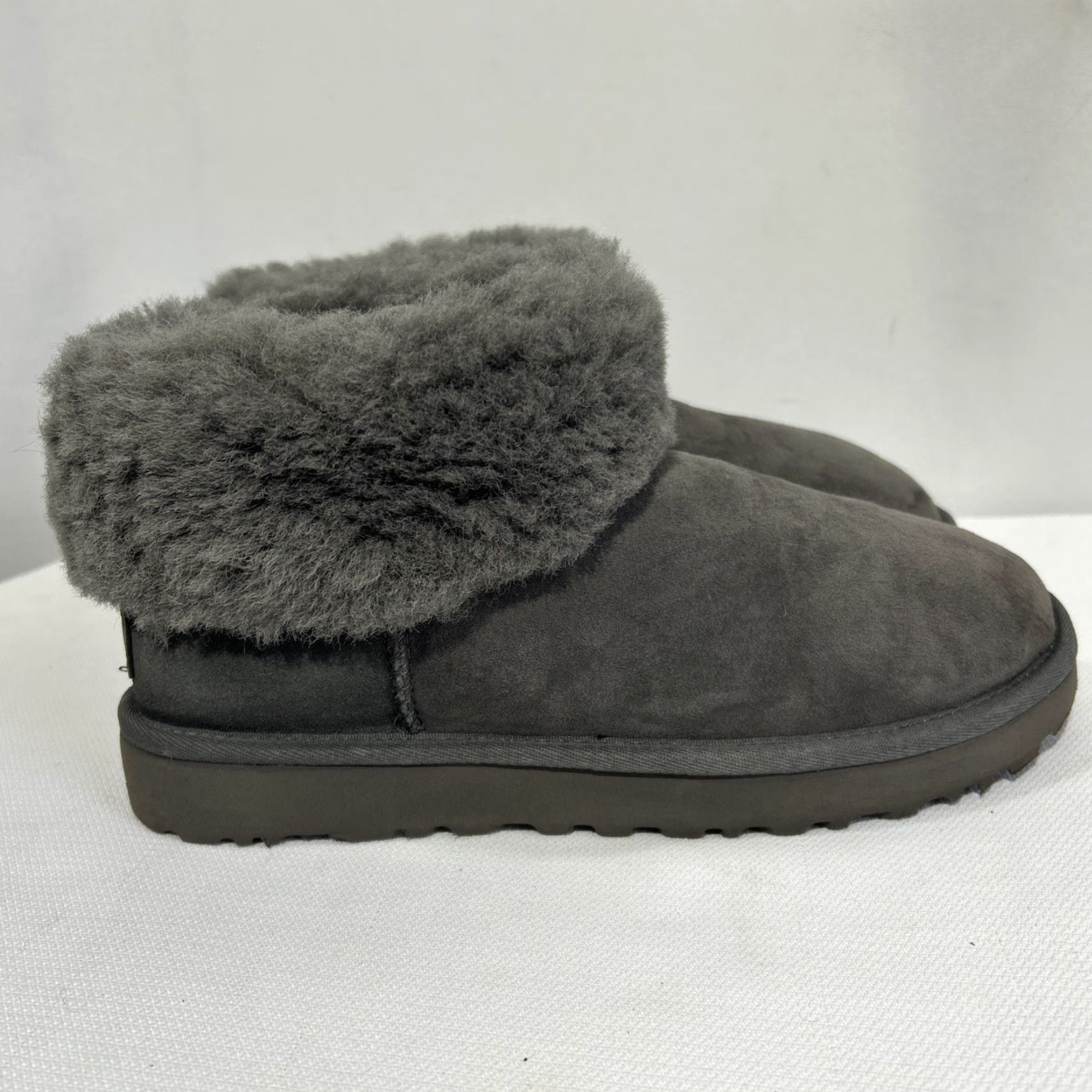 Ugg UGG Bootie Gray Sz 8 Classic Mini Fluff Genuine Shearling Short Boots 1106757 M Women Size 30" / US 8 / IT 44 - 5 Thumbnail