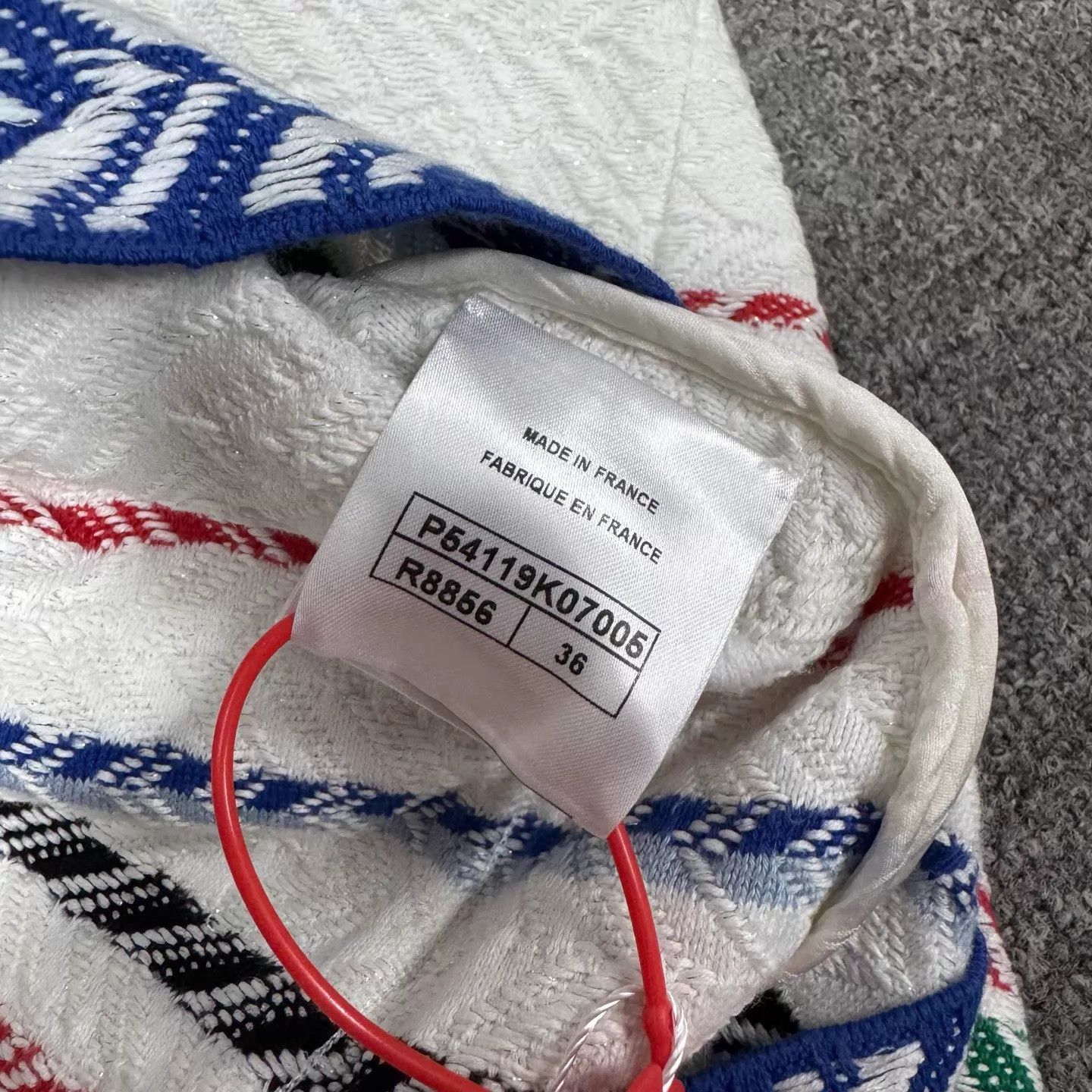 Chanel Chanel white striped V-neck sleeveless knit cami Size XS / US 0-2 / IT 36-38 - 6 Thumbnail