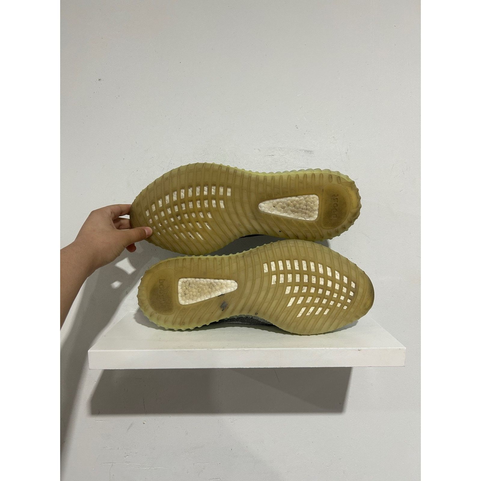 Adidas ADIDAS YEEZY BOOST 350 V2 BLUE TINT SIZE 14 PREOWNED Size US 14 / EU 47 - 4 Thumbnail