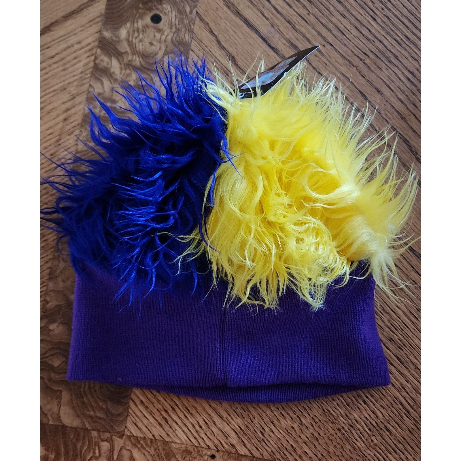 Other Vikings NFL team furry beanie gold purple Size ONE SIZE - 2 Thumbnail