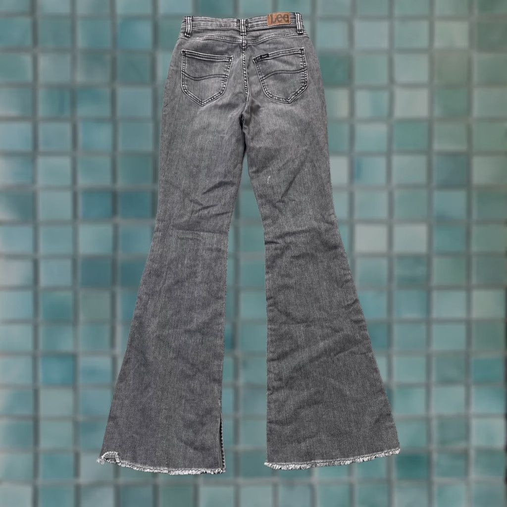 Lee VINTAGE Lee Jeans Womens 2M Gray Heritage Flared Leg Denim Cotton High Rise Raw Hem Jeans Mens? Size 26" / US 2 / IT 38 - 1 Thumbnail