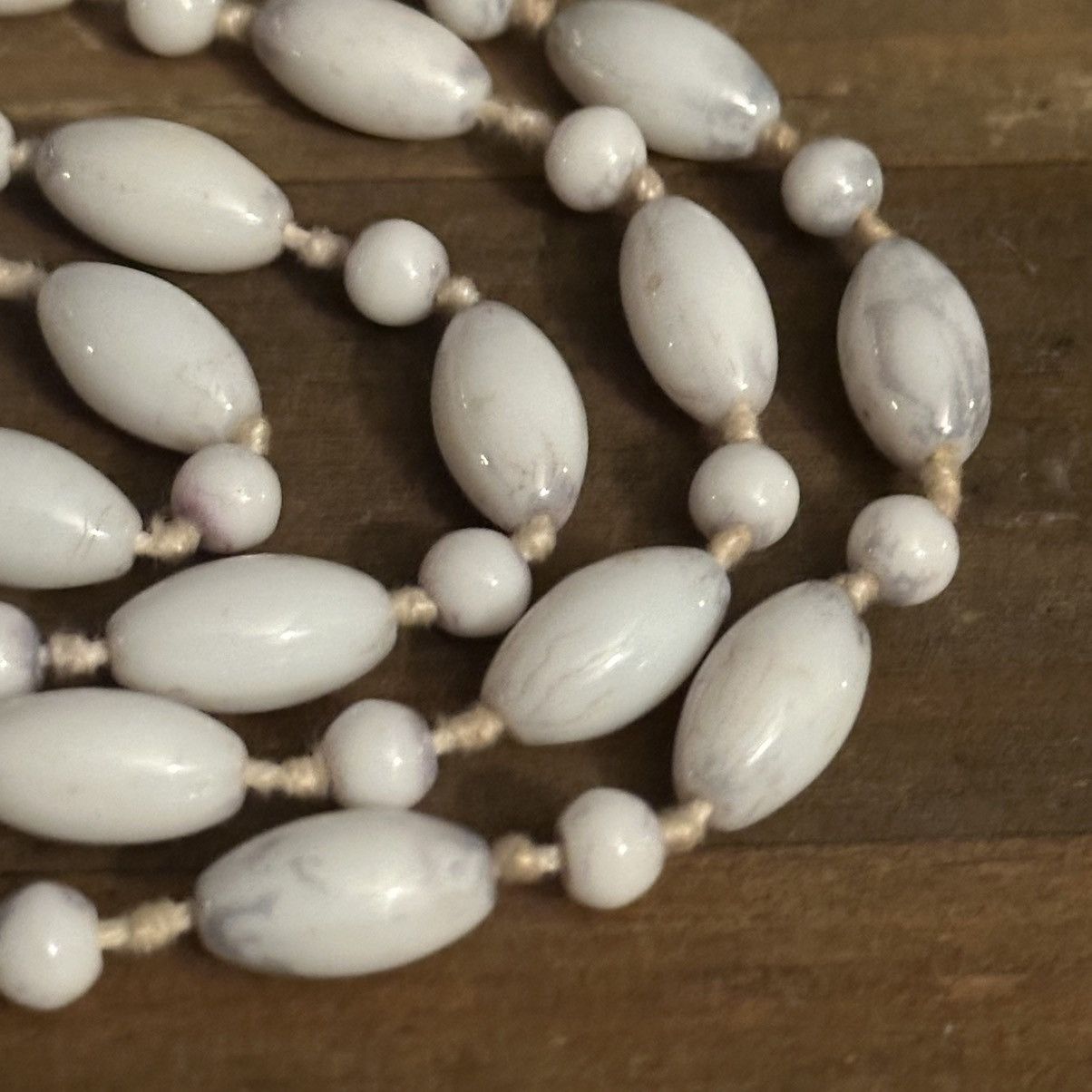 Vintage Vintage long white milk glass bead necklace Size ONE SIZE - 4 Thumbnail
