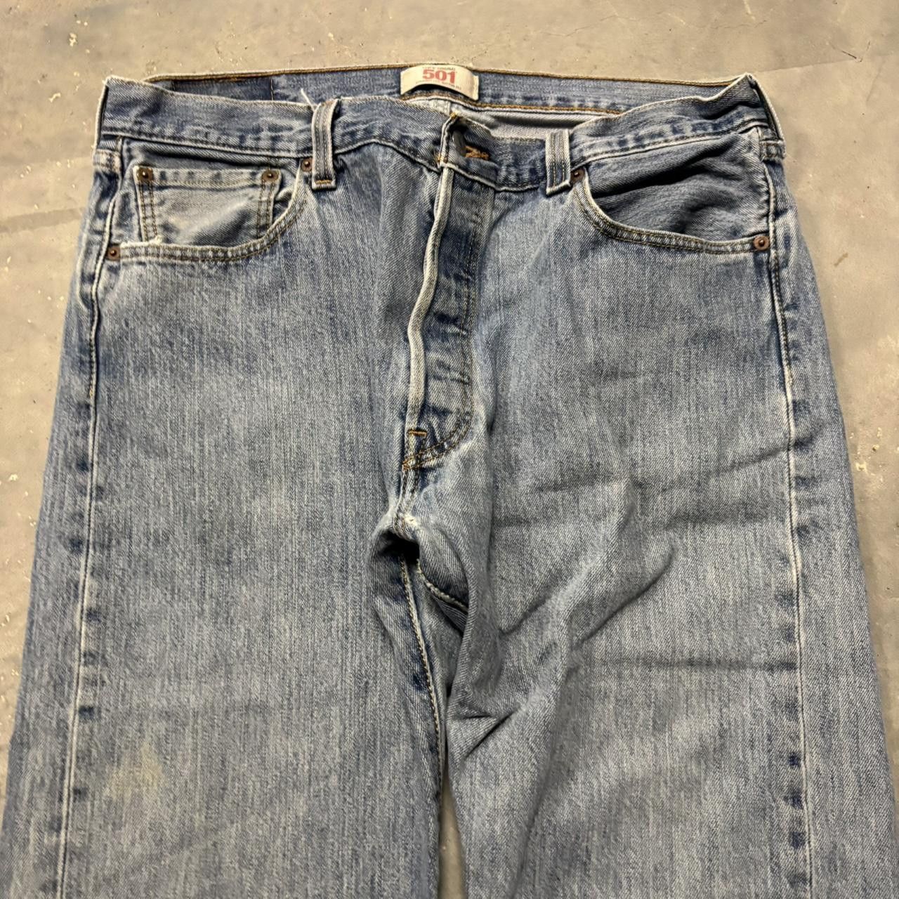 Levi's × Vintage Crazy Vintage Y2K/2000s Grunge Medium Wash Levi’s 501 Essential Denim Jeans! Size US 34 / EU 50 - 5 Thumbnail