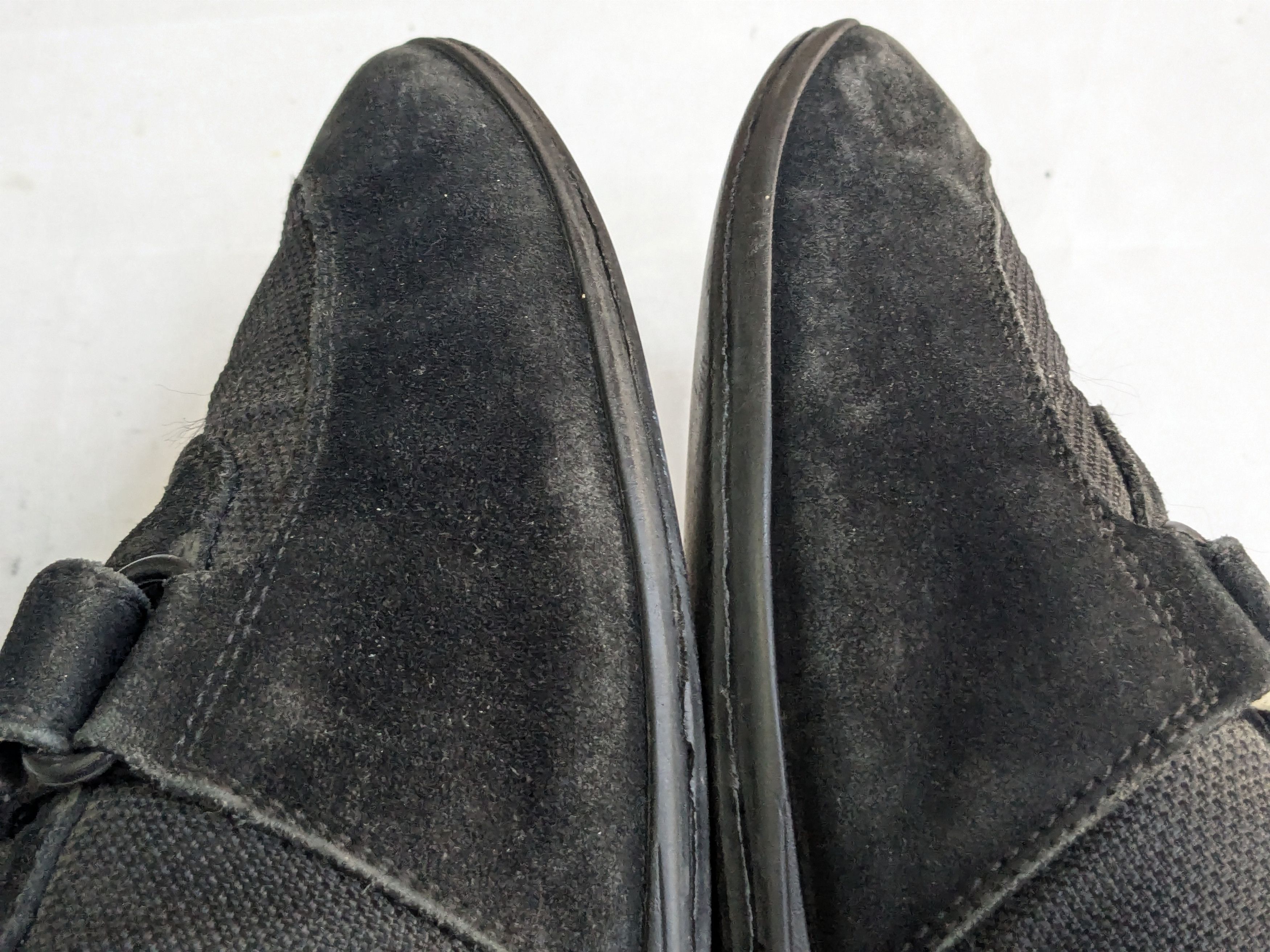 Louis Vuitton Louis Vuitton Sneakers Black 9.5 Low Tops Suede Size US 9.5 / EU 42-43 - 7 Thumbnail
