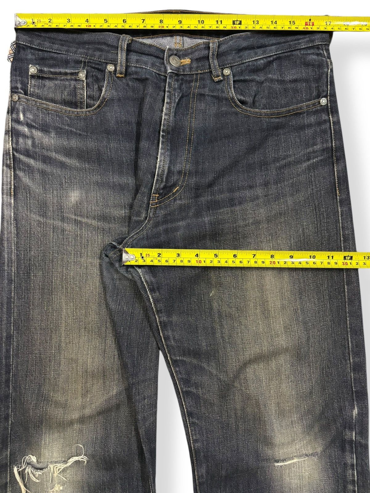 Burberry Vintage Burberry London NovaCheck Loose Fit Distressed Jeans Size US 34 / EU 50 - 15 Thumbnail