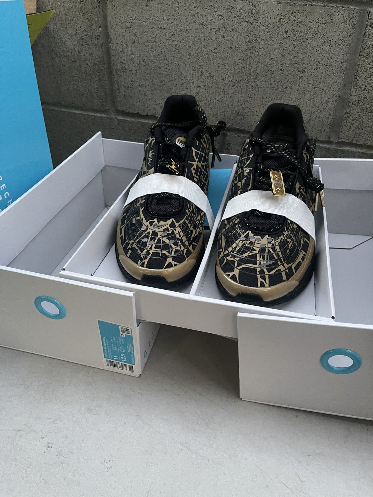 Nike Nike Air Max Dn Doernbecher Connor Size US 11 / EU 44 - 2 Thumbnail