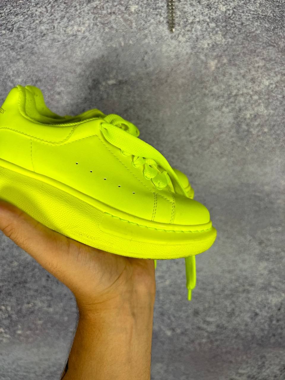 Alexander McQueen Alexander McQueen Oversized Kid's Neon Green Sneakers 29 Sz Size US 4 / IT 34 - 5 Thumbnail