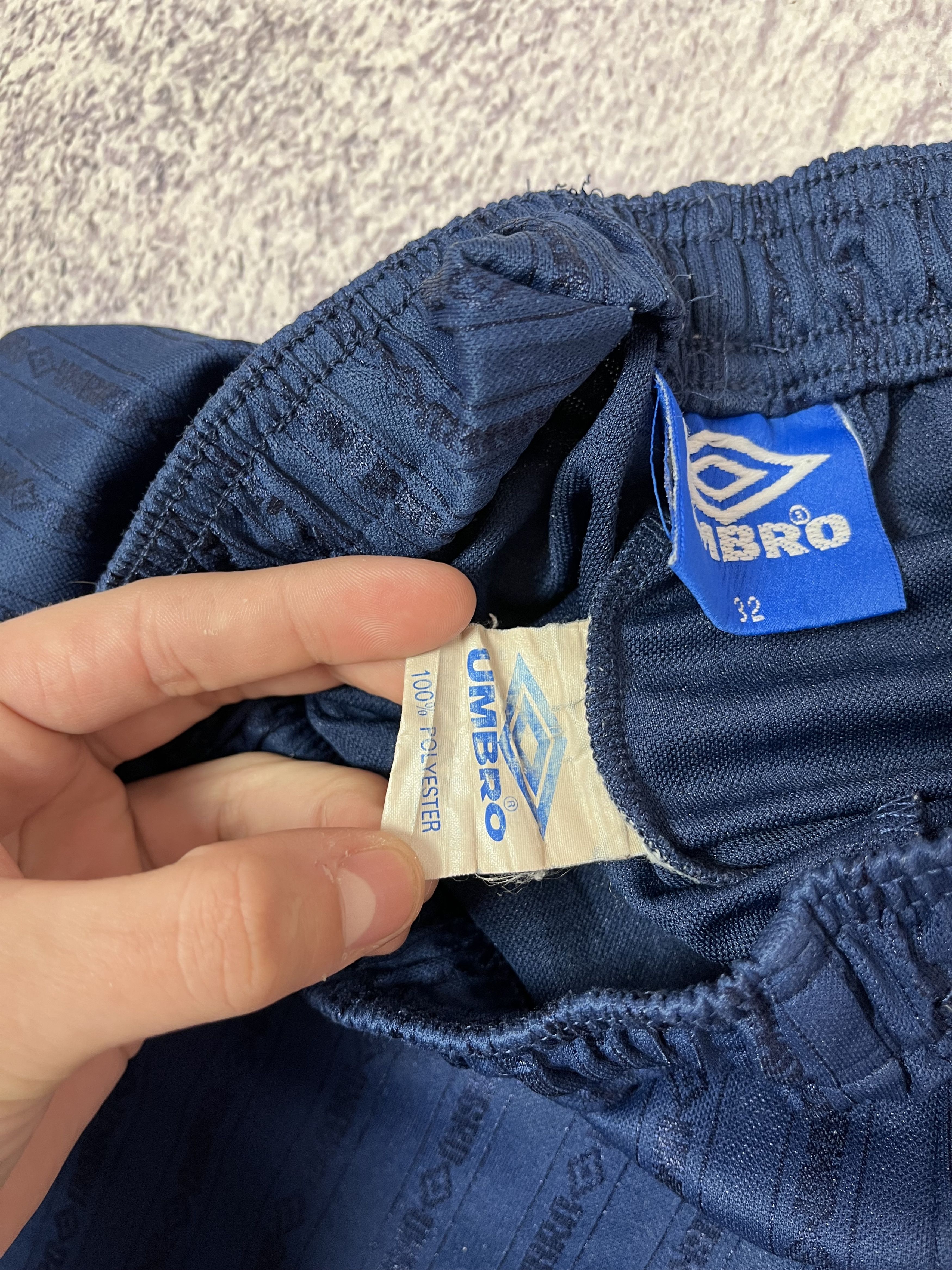 Umbro × Vintage Vintage mens short Umbro size M Size US 32 / EU 48 - 4 Thumbnail