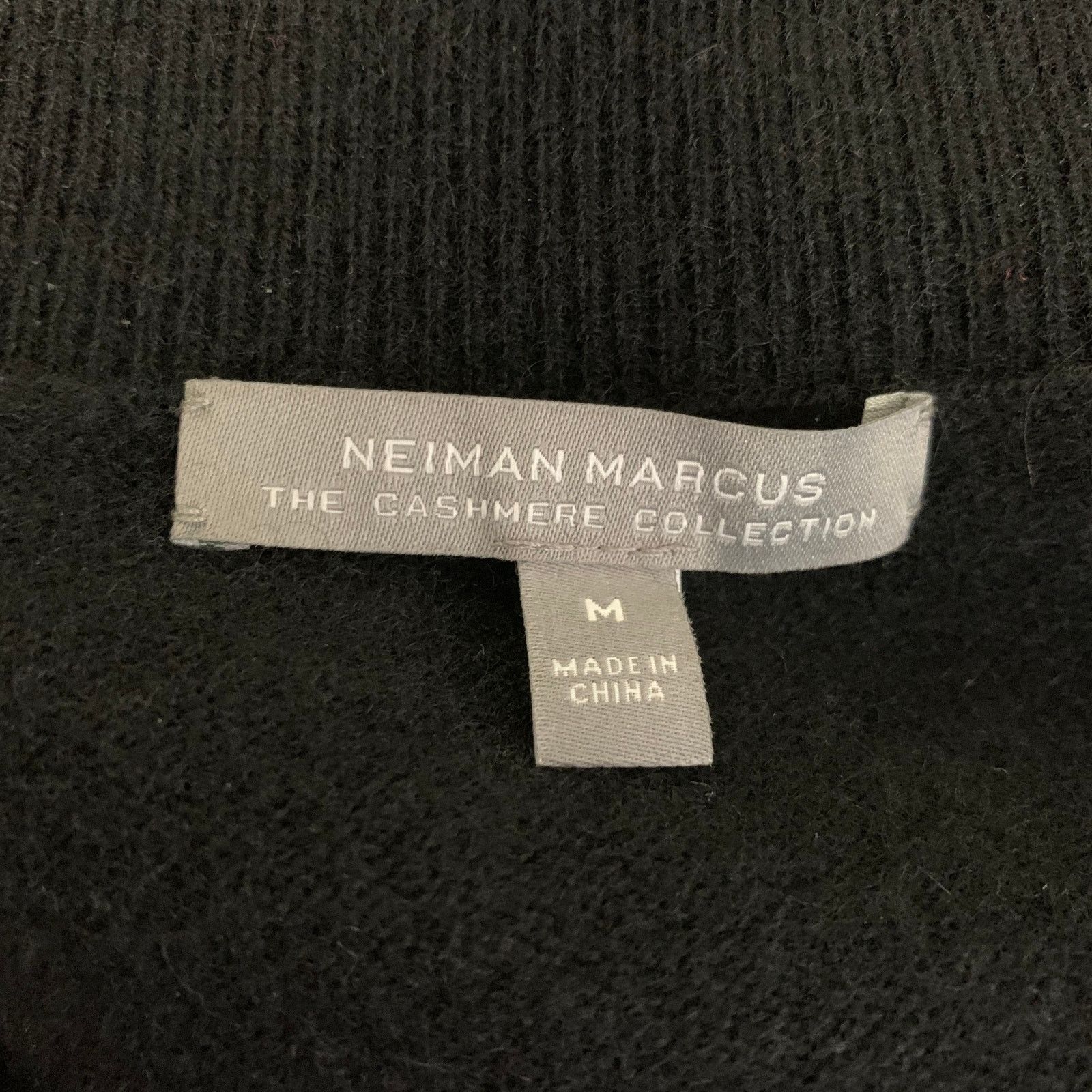Neiman Marcus NEIMAN MARCUS M Black Cashmere Embellishment Zip Up Cardigan Size M / US 6-8 / IT 42-44 - 4 Thumbnail