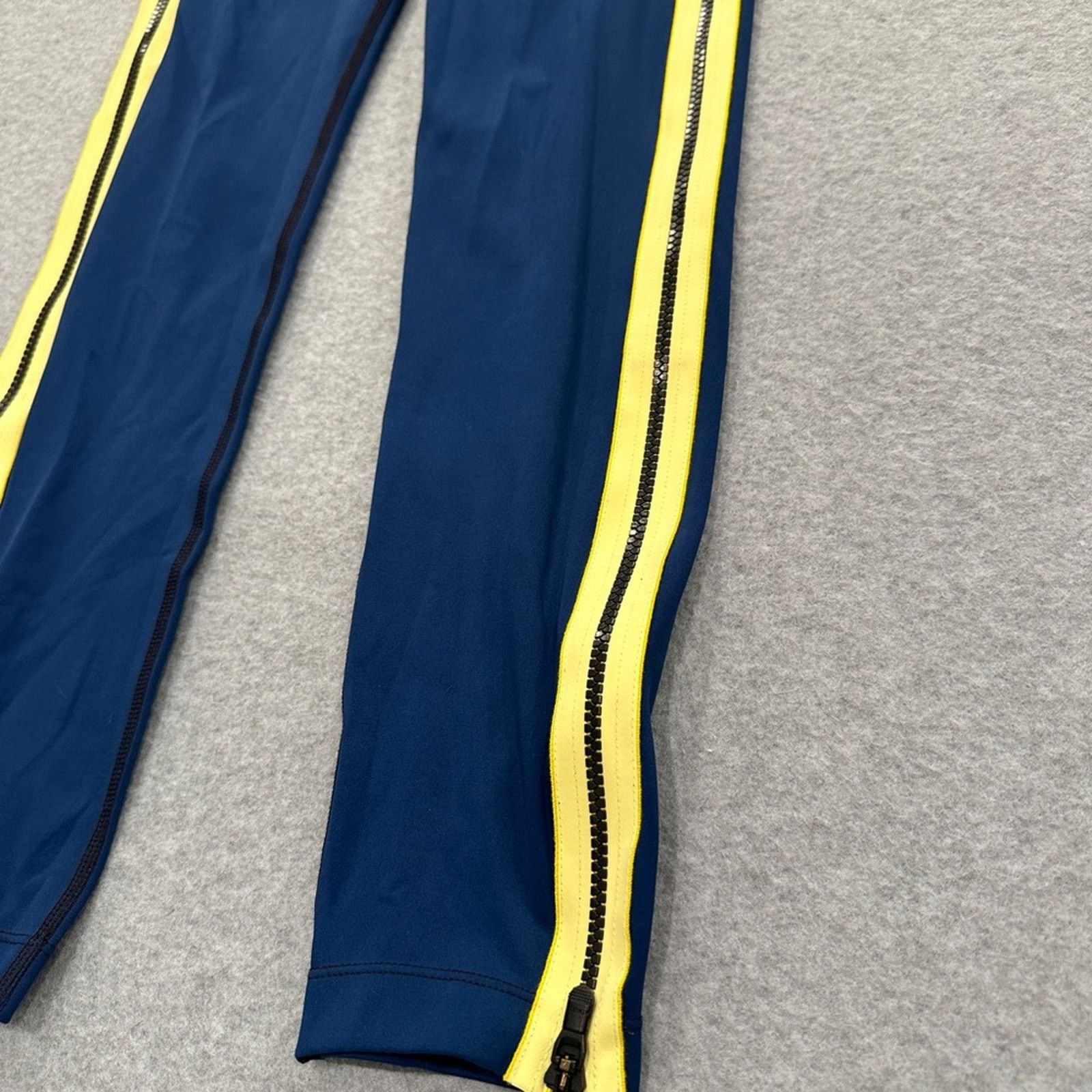 Derek Lam 10 Crosby Derek Lam x Athleta Leggings with zippers Size 26" / US 2 / IT 38 - 4 Thumbnail