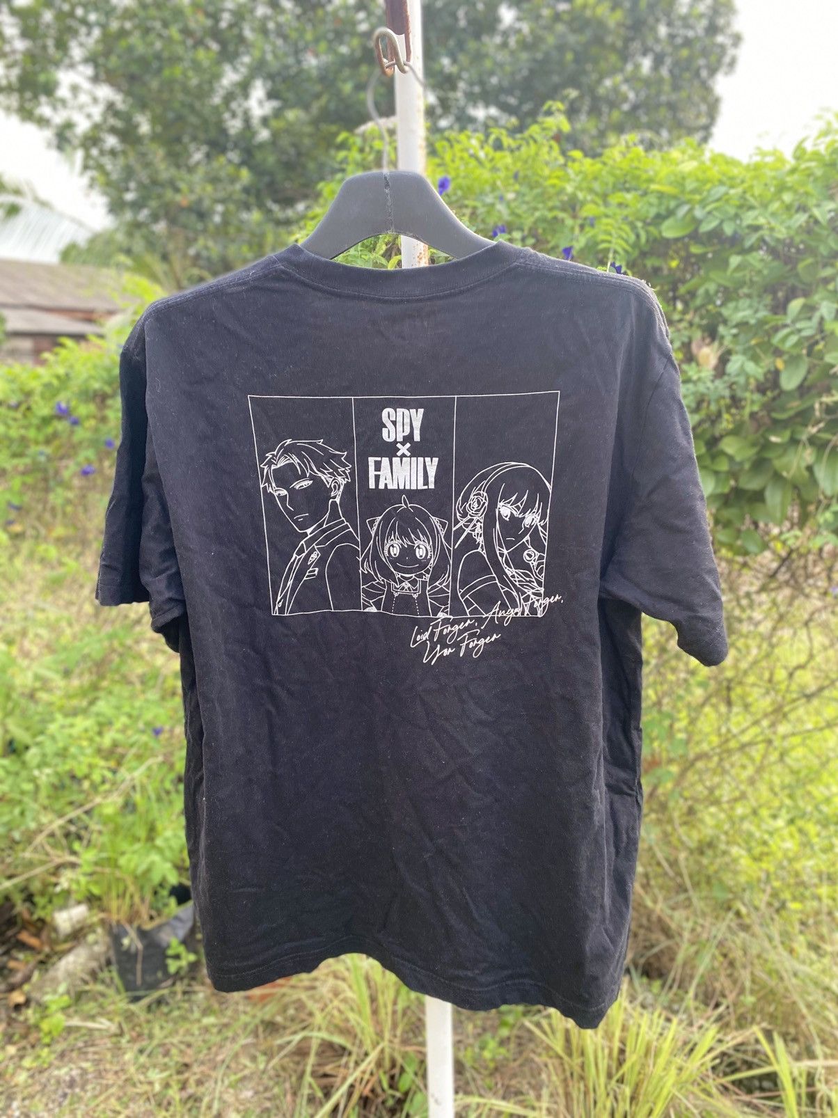 Anime × Japanese Brand × Uniqlo Spy x Family Japanese Animated Series Tee Size US XL / EU 56 / 4 - 1 Thumbnail