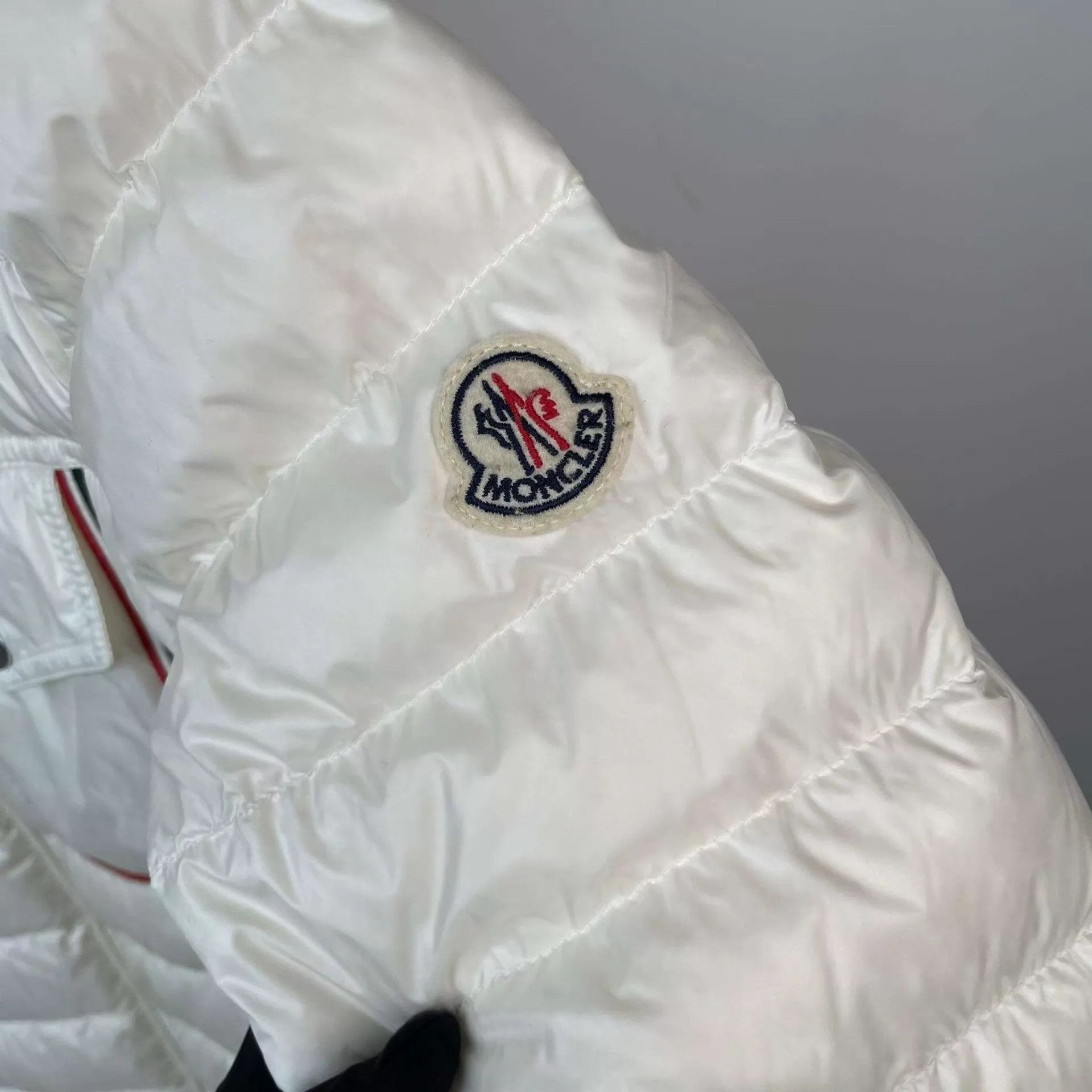 Moncler Moncler Hooded Down Jacket Size 1 White 260331YXYZF01 Size US S / EU 44-46 / 1 - 9 Thumbnail