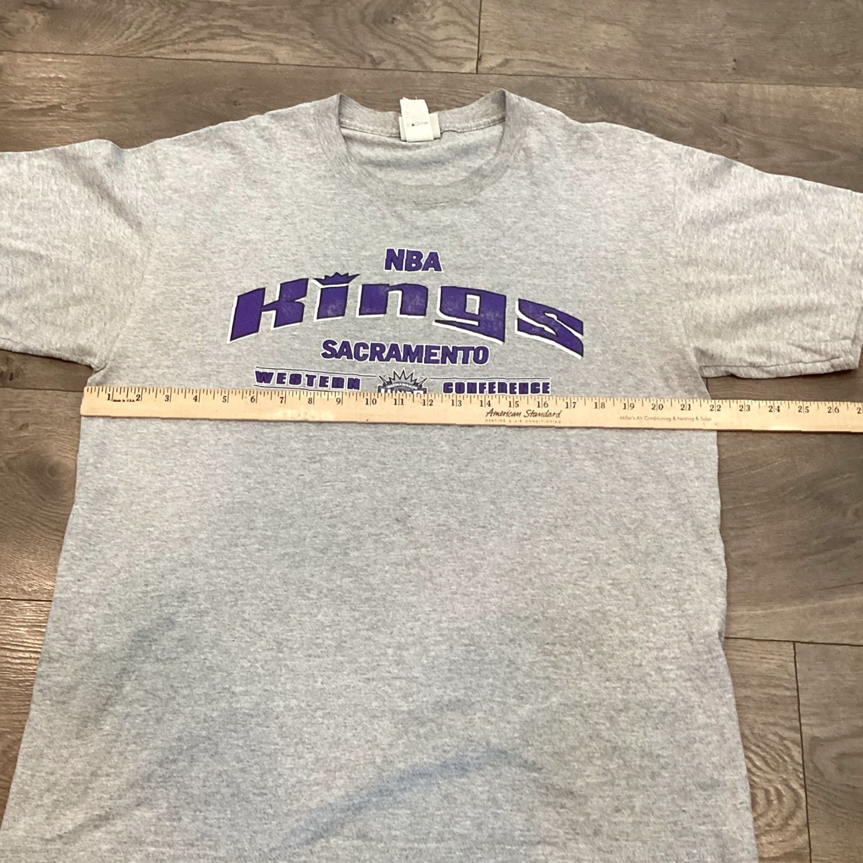 Lee VINTAGE Lee Sport Sacramento Kings Tee Shirt Adult L Gray Cotton Blend 90s Sports Mens Size US L / EU 52-54 / 3 - 7 Thumbnail