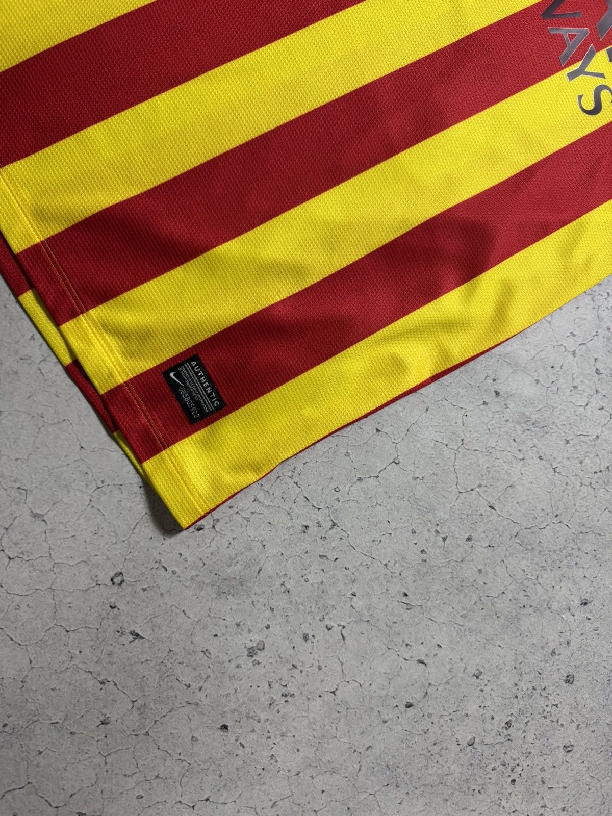 Nike Nike FC Barcelona 2013/2014 Neymar JR #11 Soccer Jersey Size US S / EU 44-46 / 1 - 3 Thumbnail