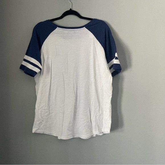 Disney Disney parks 2018 baseball tee authentic parks tee size XL Size XL / US 12-14 / IT 48-50 - 5 Thumbnail