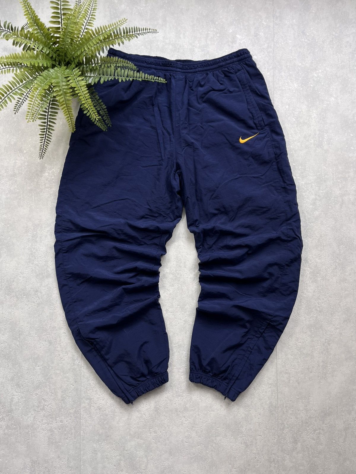 Nike 90’s NIKE RETRO PARACHUTE TRACK PANTS SWOOSH LOGO Y2K RARE Size US 34 / EU 50 - 1 Thumbnail